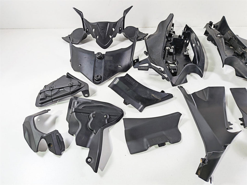 2017 Ducati Panigale 1299 Electrical Carrier Engine & Bike Infill Cover Set-Mototech271