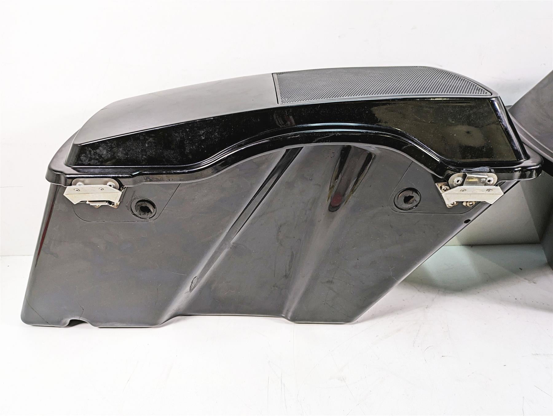 2009 Harley Touring FLHTCU Electra Glide Saddlebag + Speaker Set - Read 90752-93 {{ shop.shopifyCountryName }} - Mototech271