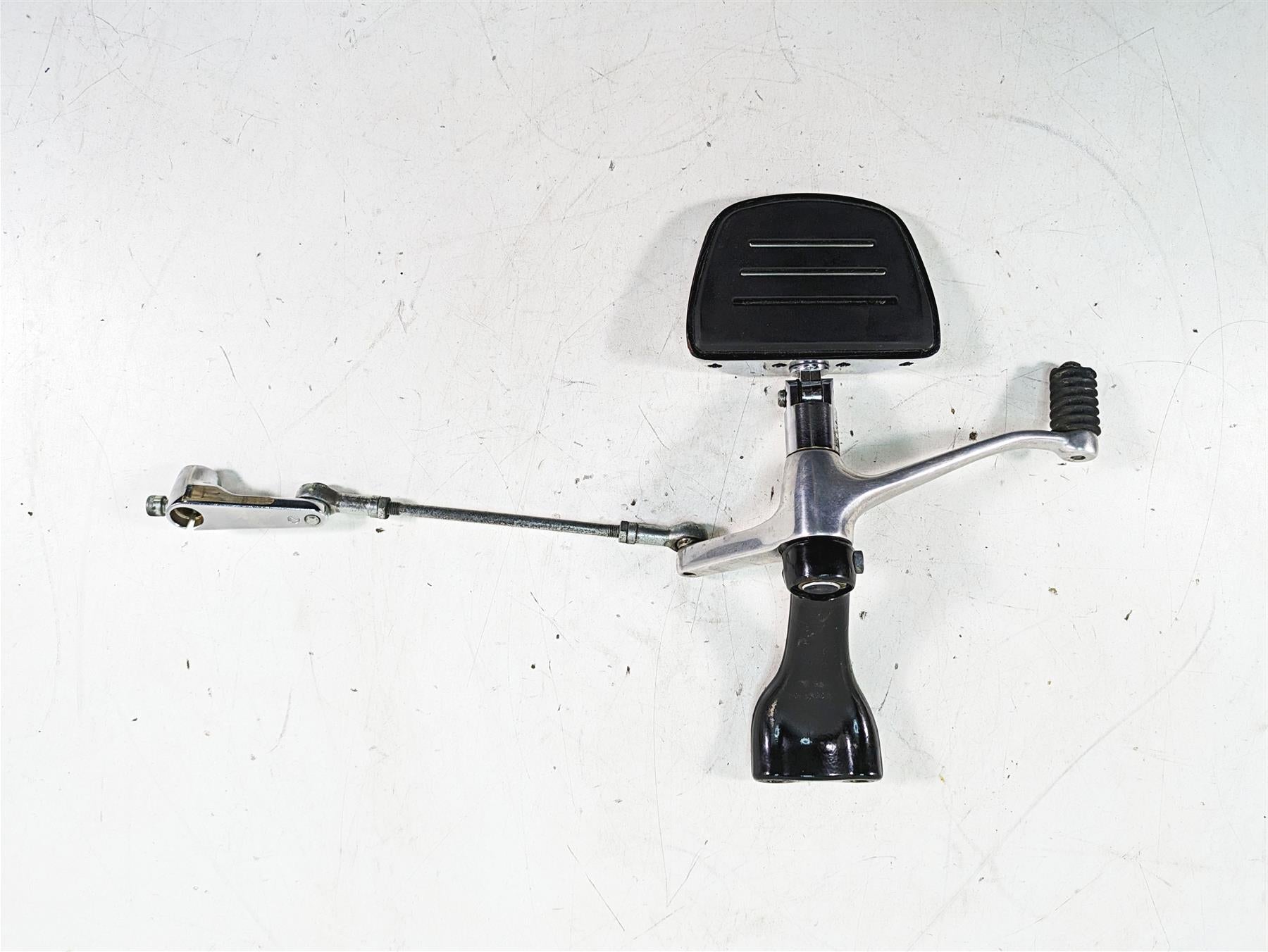 2007 Harley Sportster XL1200 C Front Left Floorboard & Shift Lever Set 42651-04 {{ shop.shopifyCountryName }} - Mototech271