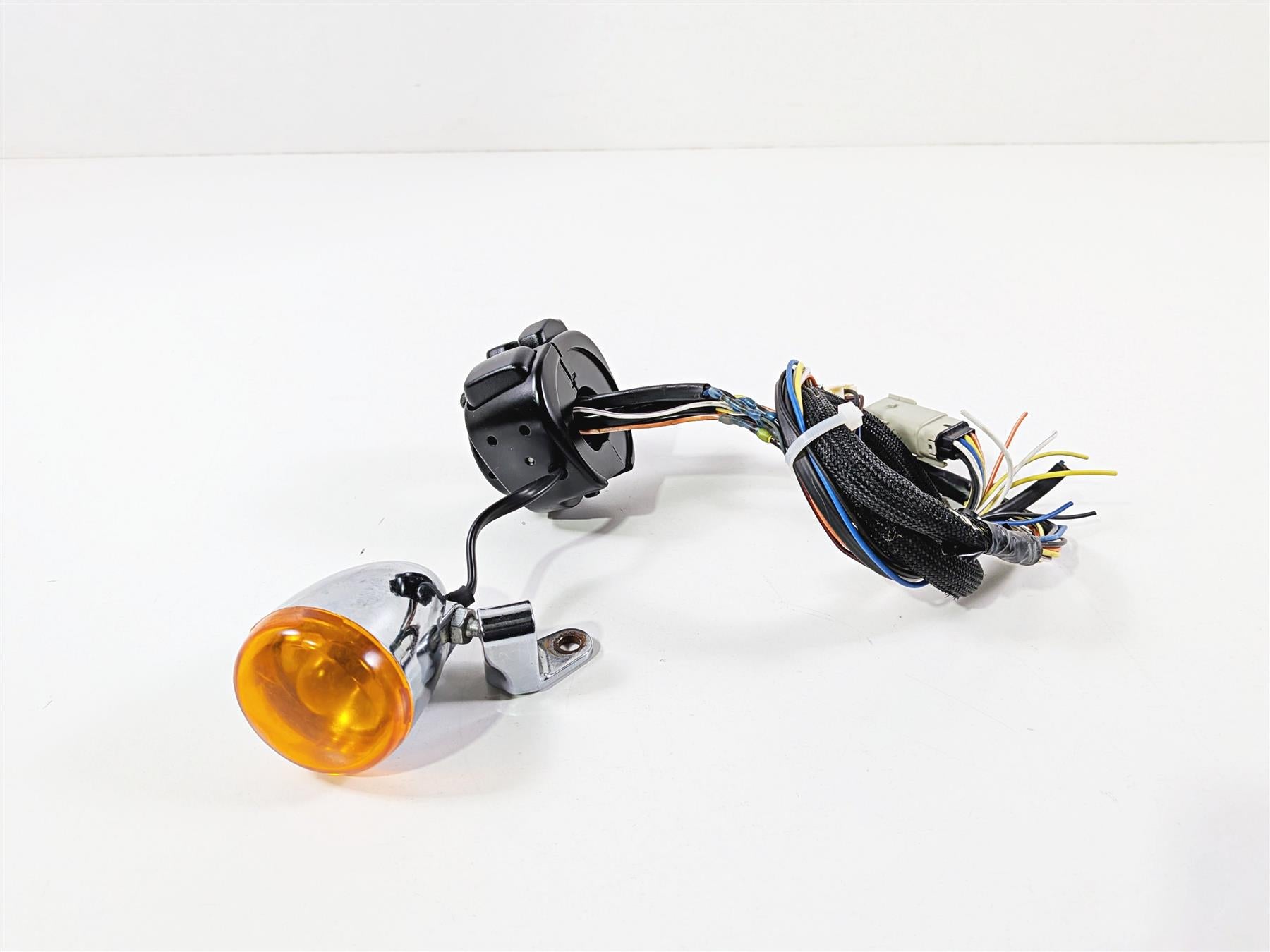 2011 Harley FXDF Dyna Fat Bob Left Hand Control Switch & Turn Signal 71682-06A {{ shop.shopifyCountryName }} - Mototech271