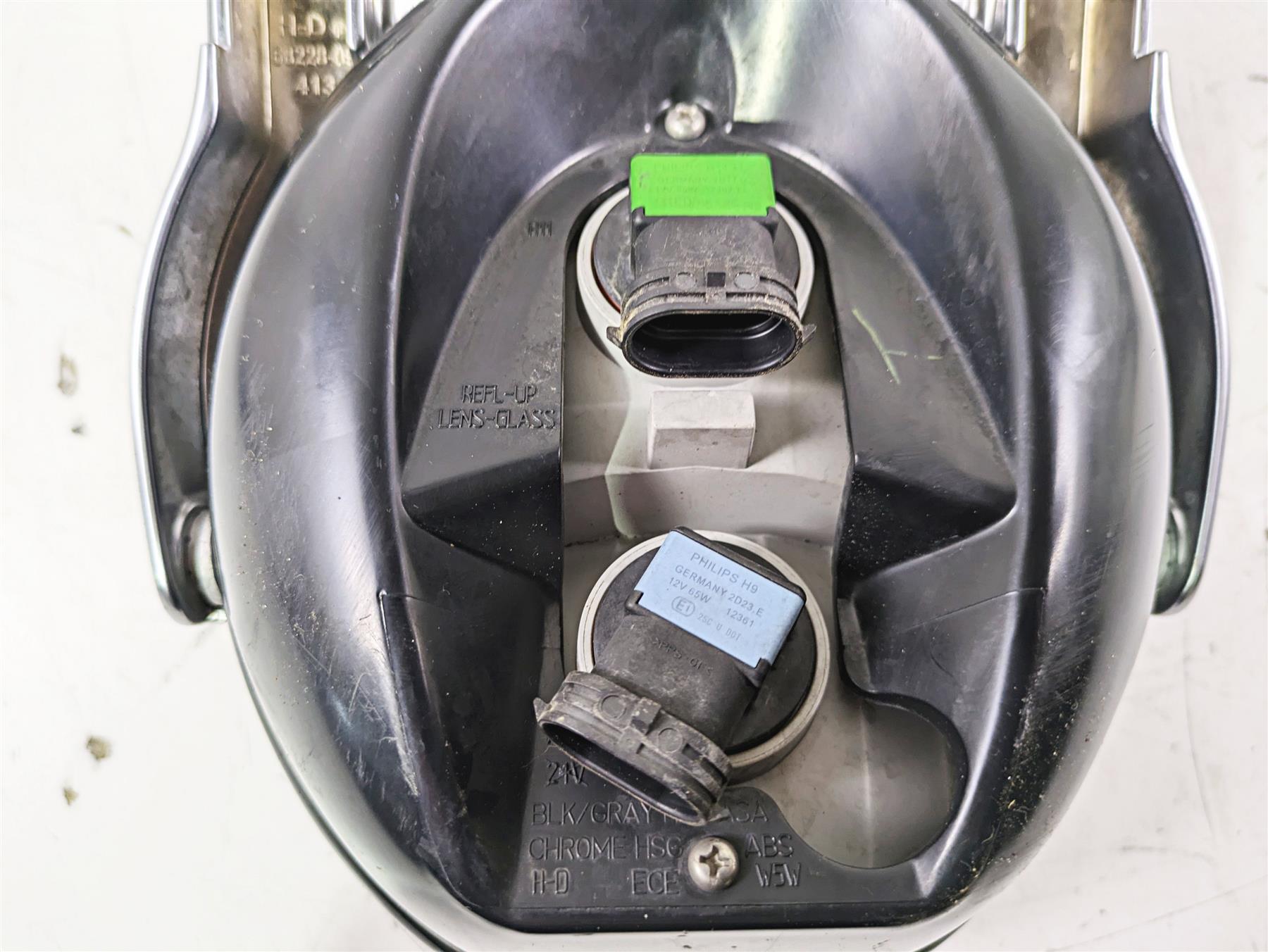 2012 Harley VRSCF Muscle V Rod Headlight Head Light Lamp 69873-07B 68228-09 {{ shop.shopifyCountryName }} - Mototech271