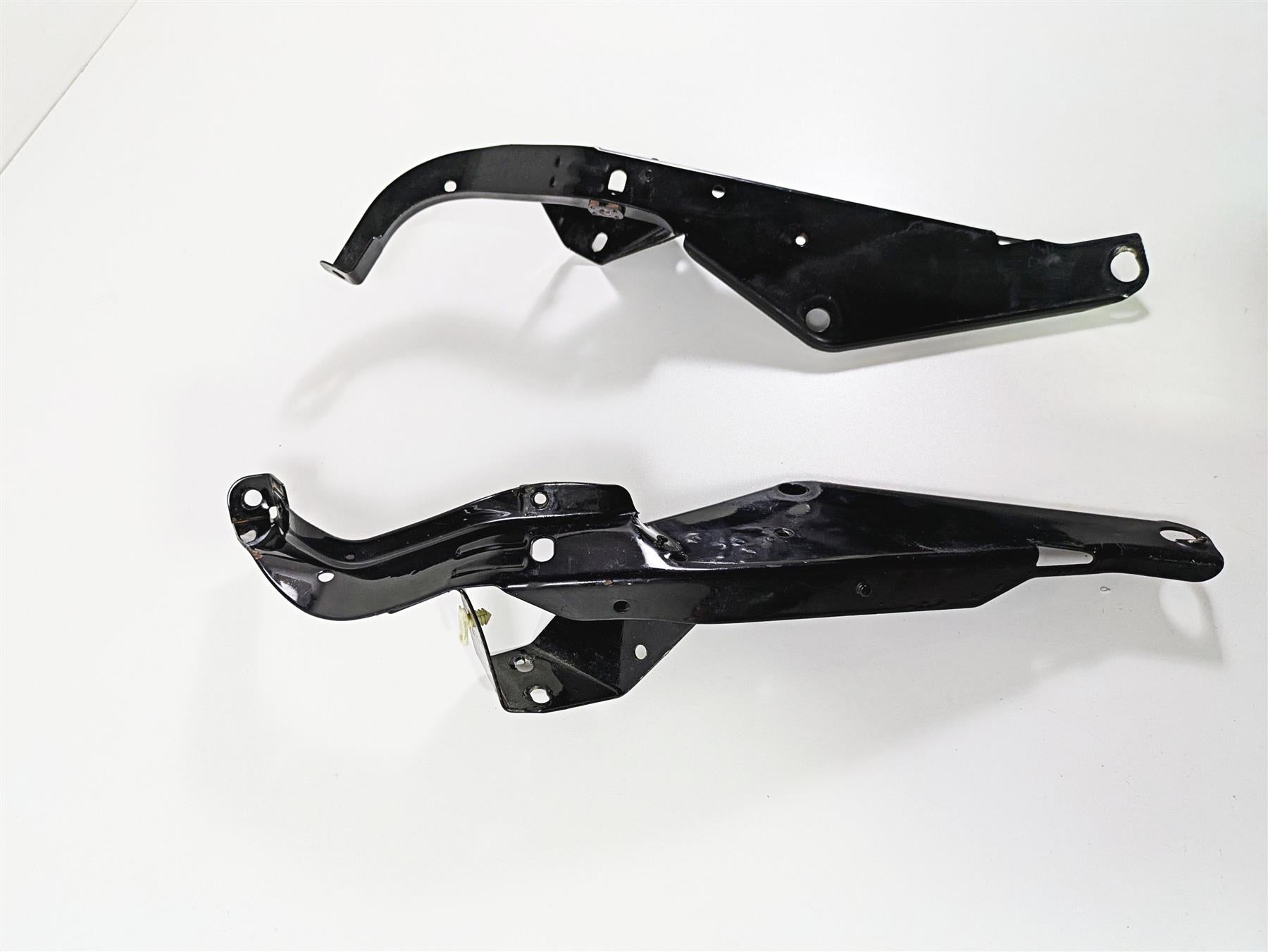 2010 Harley Touring FLHTK Electra Glide Front Fairing Bracket Set Read 58479-96B {{ shop.shopifyCountryName }} - Mototech271