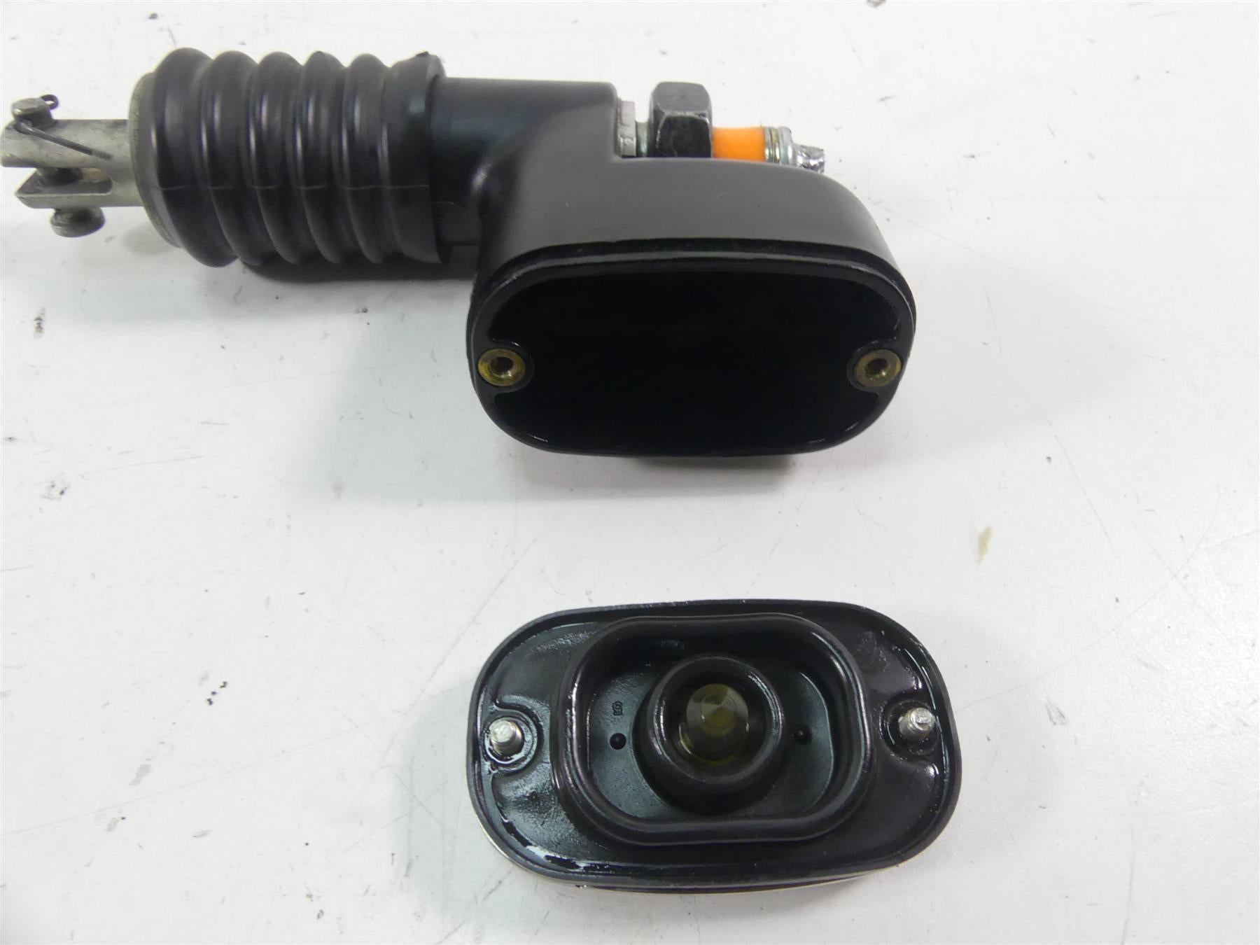 2004 Harley Softail FXSTD SE CVO Deuce Rear Brake Master Cylinder 41754-00F {{ shop.shopifyCountryName }} - Mototech271