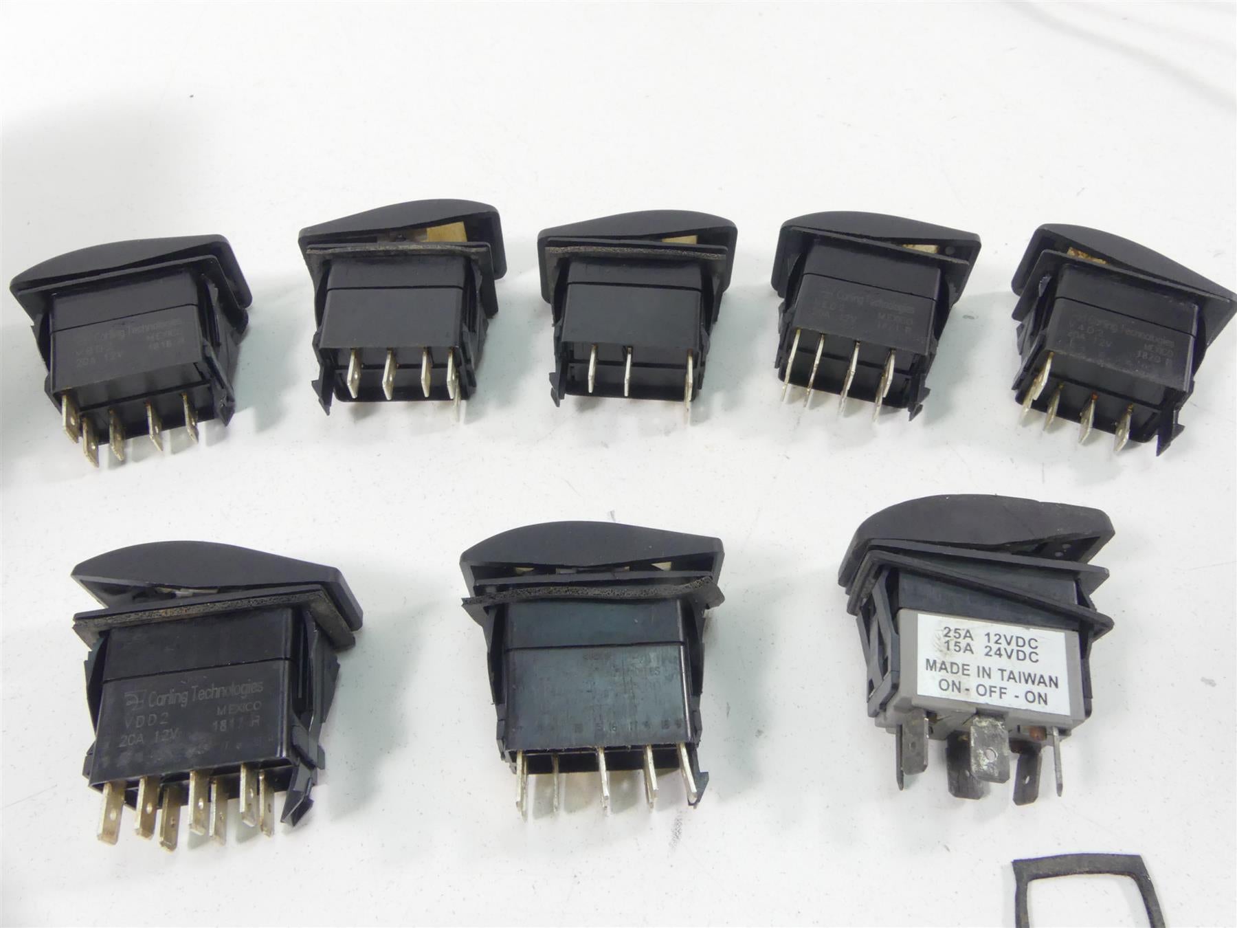 2018 Can Am Maverick X3 XMR Turbo R Light Diff Lock DPS Switch Set 6621025B2 {{ shop.shopifyCountryName }} - Mototech271