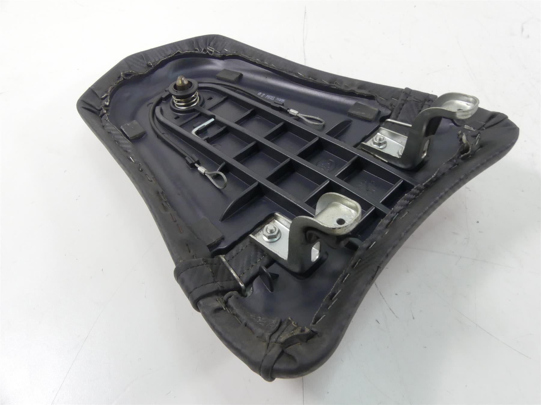 2006 Ducati 999 Biposto Rear Passenger Pillion Saddle Seat - No Tears 59510561A {{ shop.shopifyCountryName }} - Mototech271