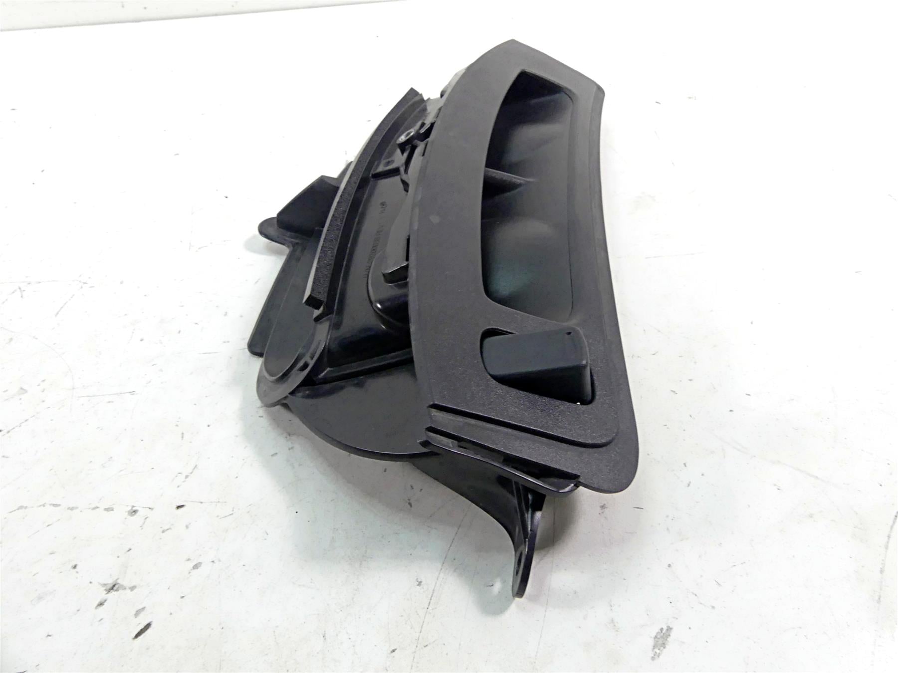 2015 Harley Touring FLHXS Street Glide Front Air Duct Inlet Vent Scoop 29200003 {{ shop.shopifyCountryName }} - Mototech271