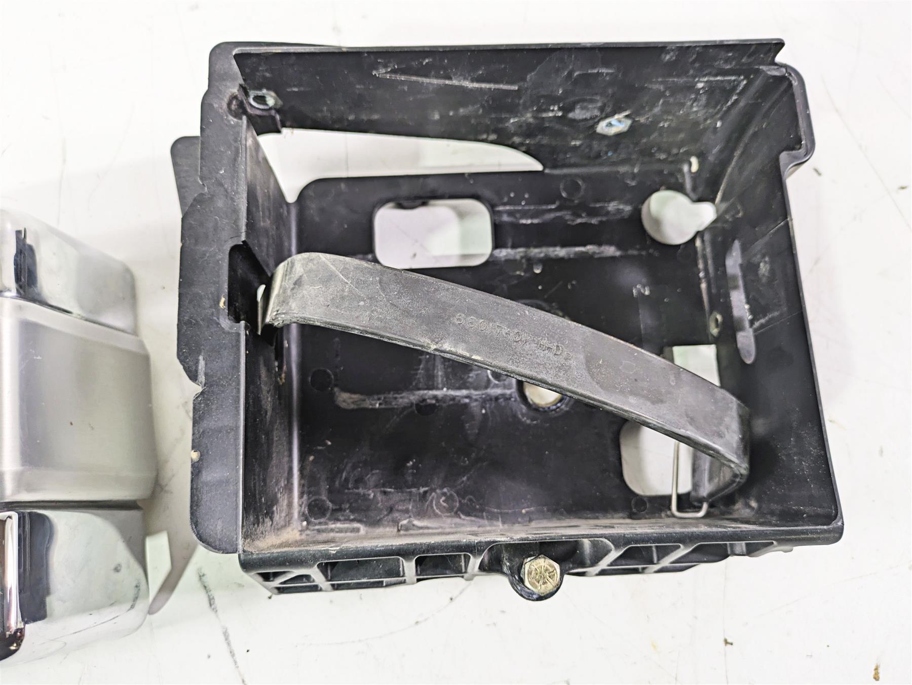 2007 Harley FXDWG Dyna Wide Glide Right Battery Tray & Chrome Cover 66375-06 {{ shop.shopifyCountryName }} - Mototech271