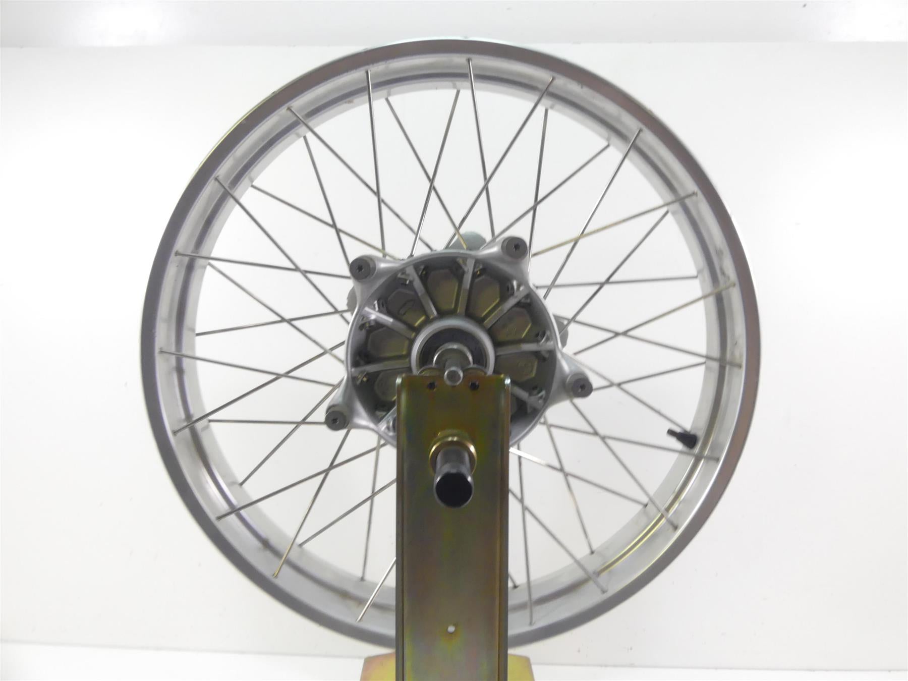 2008 BMW R1200GS K25 Front Silver 2.5x19 Spoke Wheel Rim 36317710850 36317701491 {{ shop.shopifyCountryName }} - Mototech271