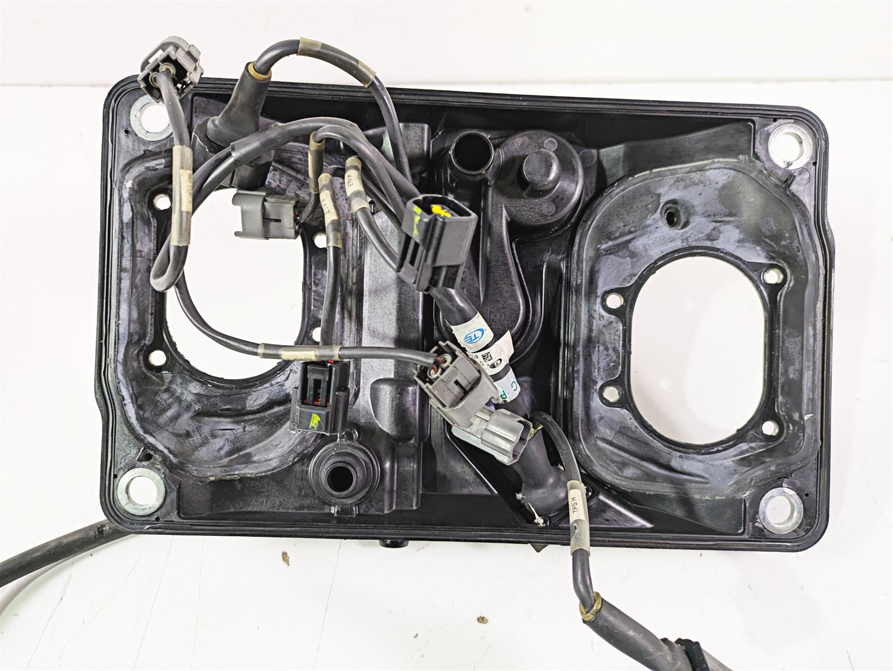 2015 Ducati Panigale 1299 S Throttle Body Set & Air Box Cover 28240893A {{ shop.shopifyCountryName }} - Mototech271