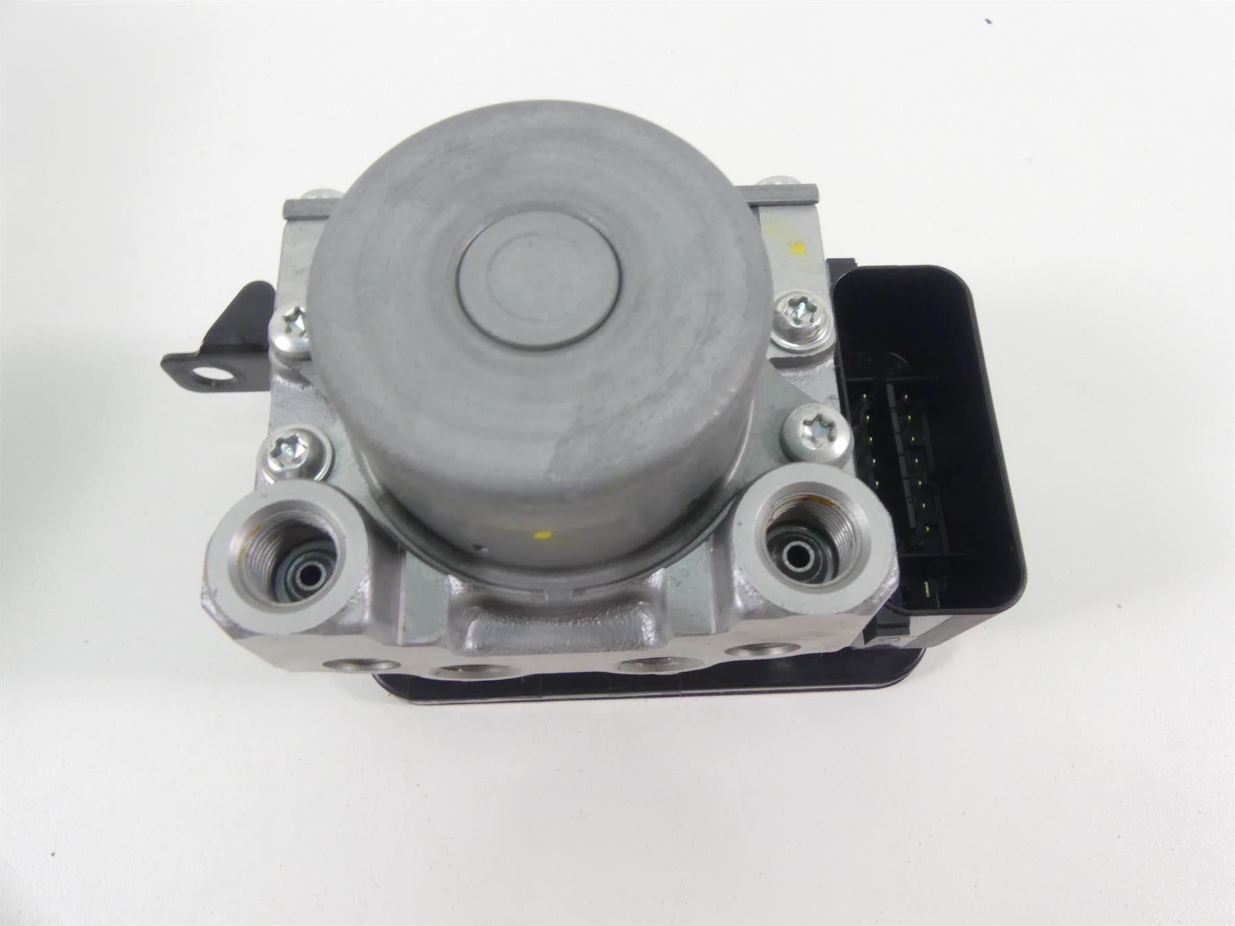 2013 Triumph Street Triple 675R Nissin Abs Brake Module Pump T2021487 {{ shop.shopifyCountryName }} - Mototech271