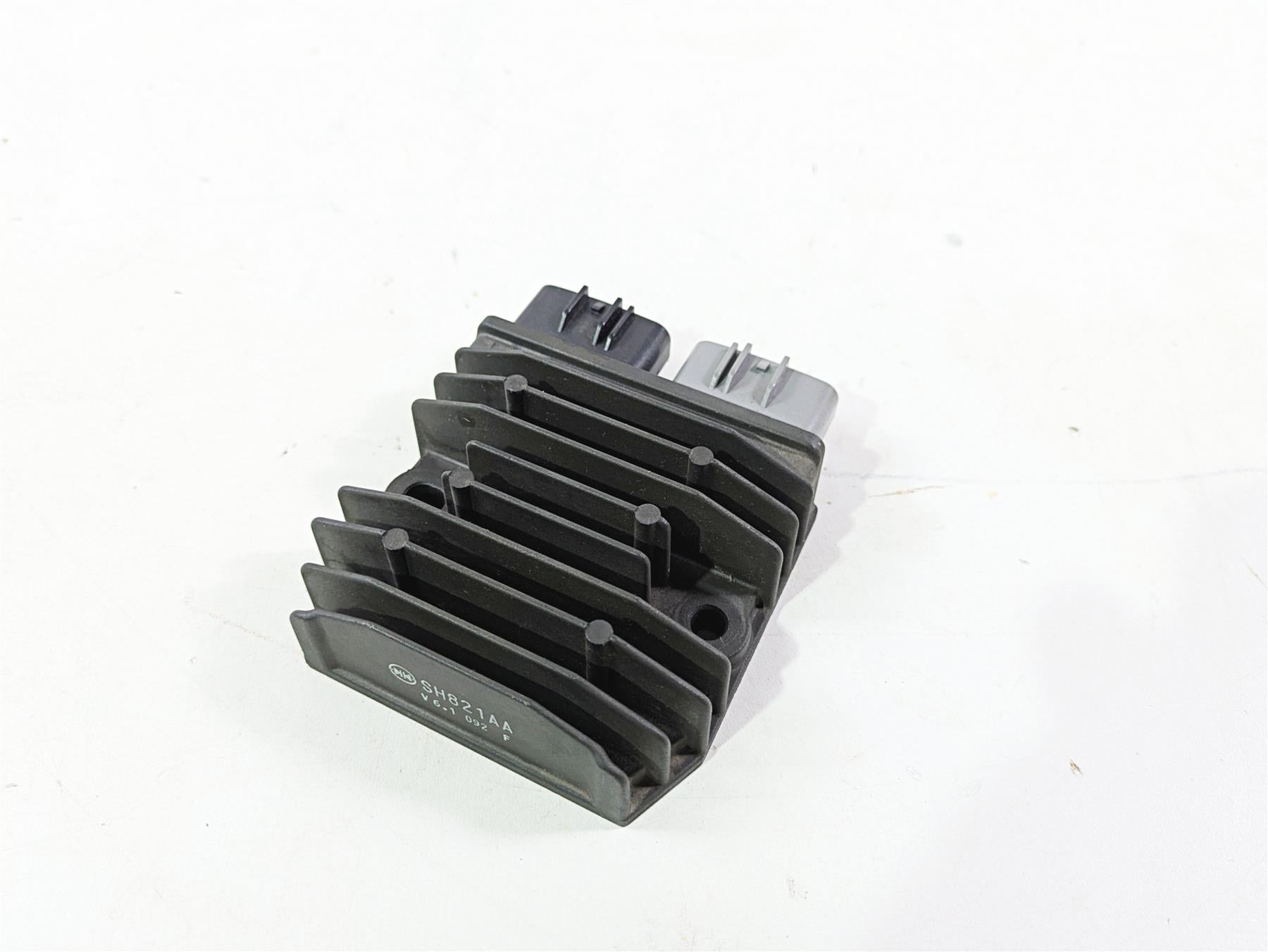 2016 Ducati Monster 1200 S Rectifier Voltage Regulator 54040321A SH821AA {{ shop.shopifyCountryName }} - Mototech271