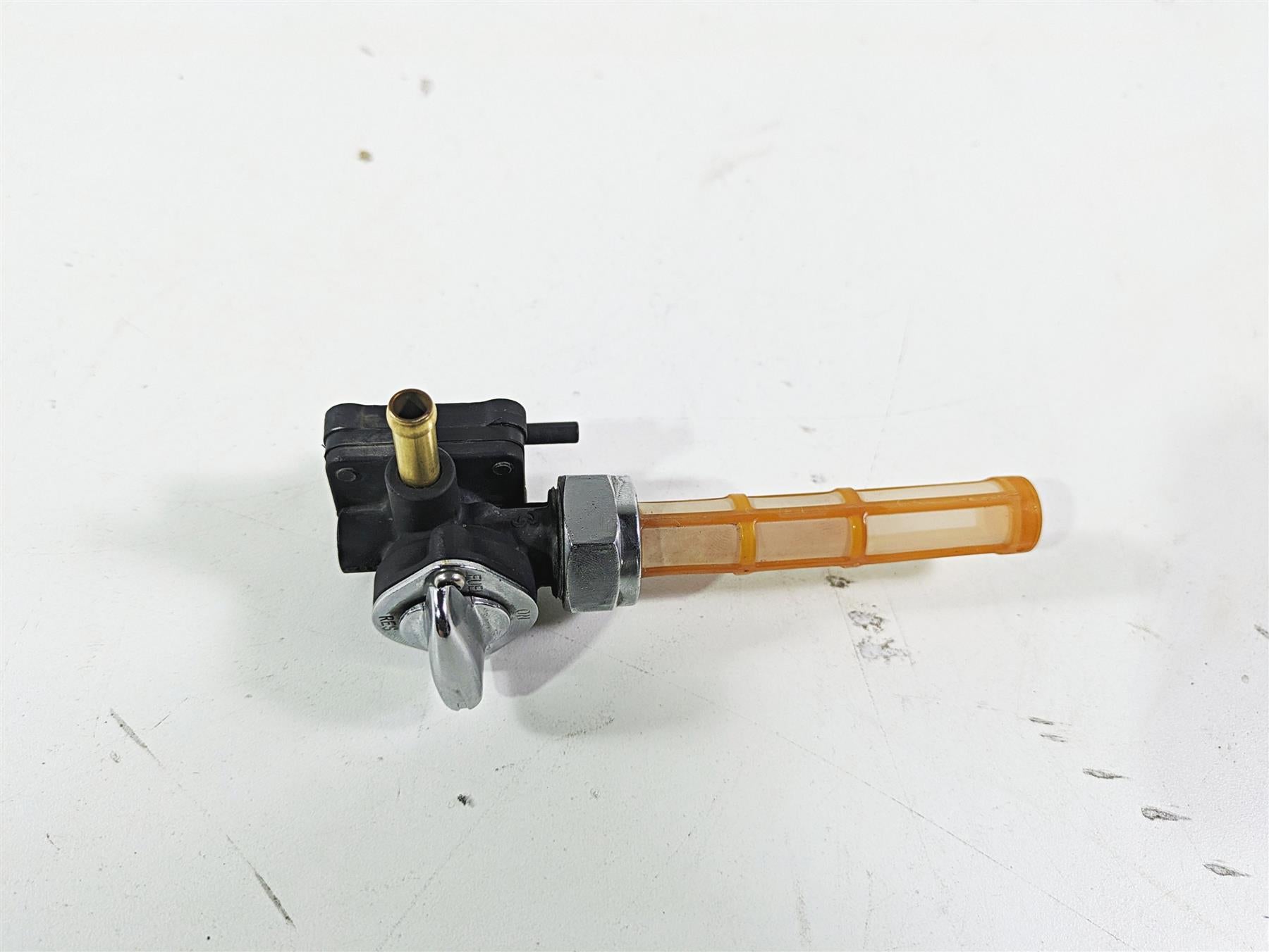 2003 Harley FLSTC Softail Heritage 100th Fuel Gas Petrol Valve Petcock 61338-02 {{ shop.shopifyCountryName }} - Mototech271