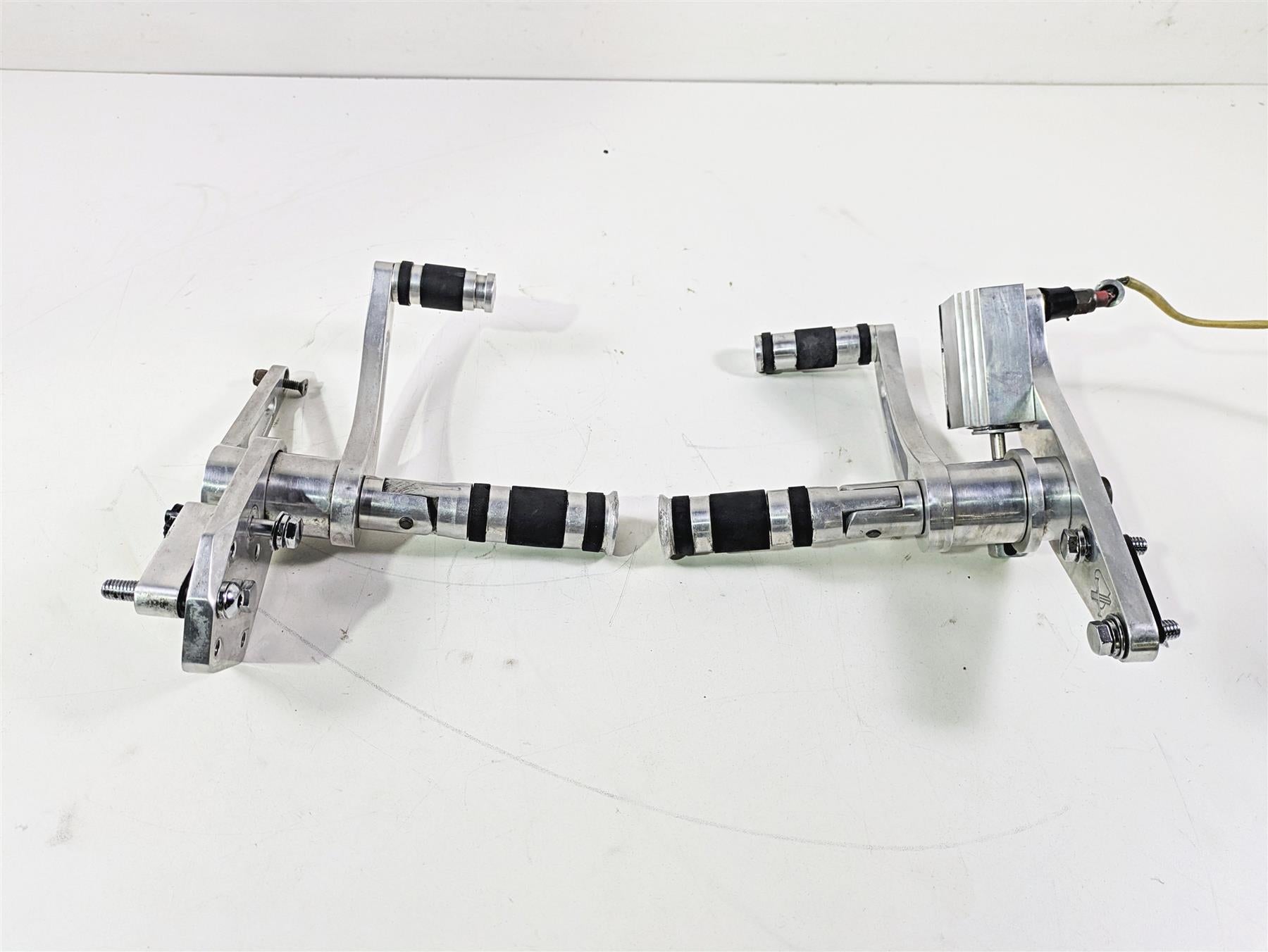 2002 Big Dog Pitbull Front Left Right Footpeg Master Cylinder Shifter Set {{ shop.shopifyCountryName }} - Mototech271