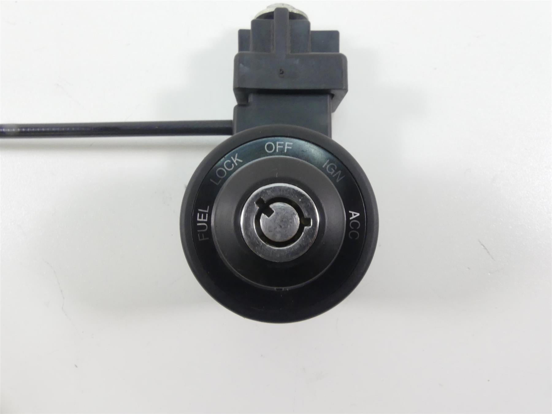 2006 Harley VRSCD Night Rod Ignition Switch Key Lock Set 71403-01