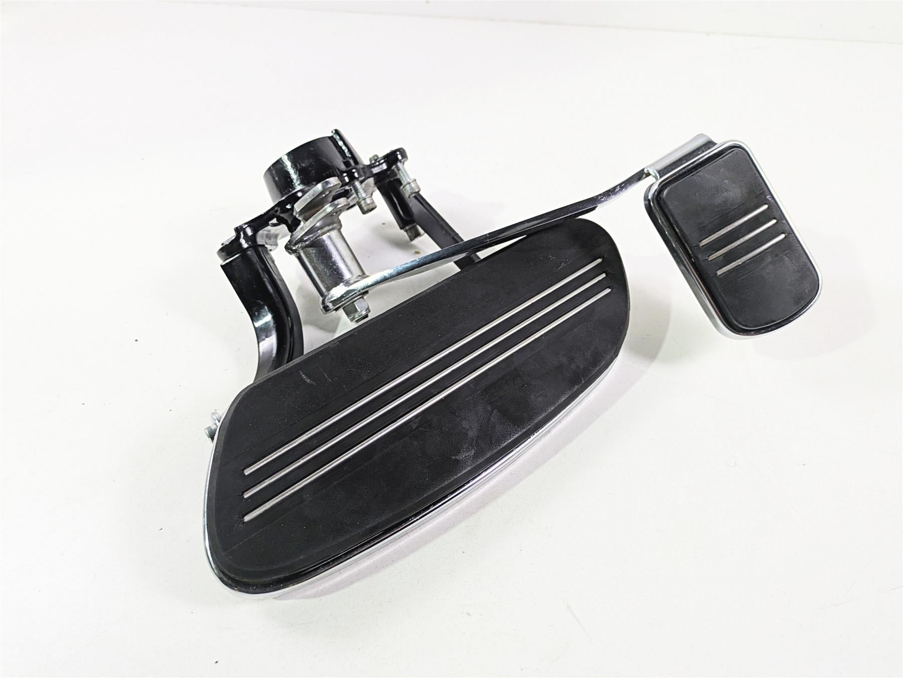 2021 Harley Touring FLTRX Road Glide Right Floor Board & Brake - Read 50688-04 {{ shop.shopifyCountryName }} - Mototech271
