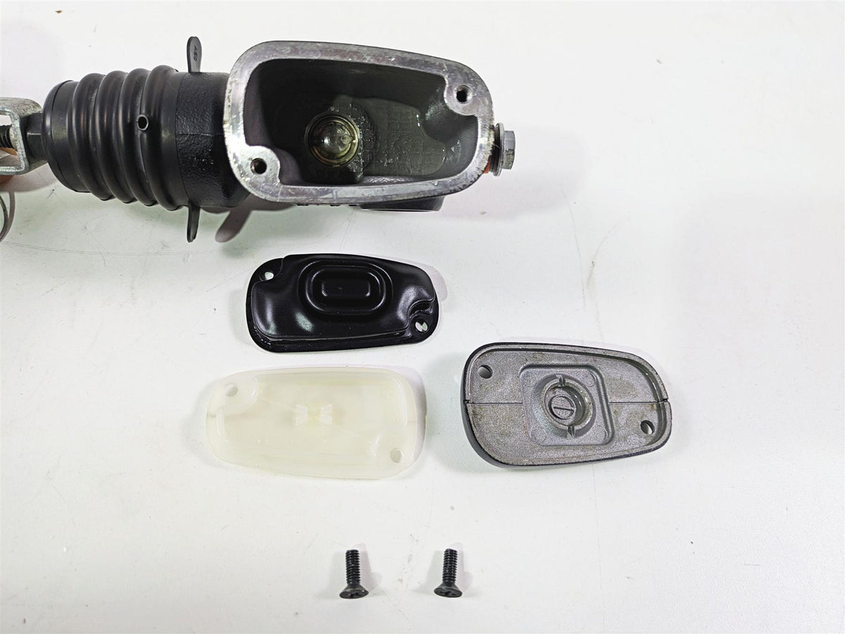 2020 Harley Softail FXST Standard Rear Brake Master Cylinder 5/8" 41700460 {{ shop.shopifyCountryName }} - Mototech271