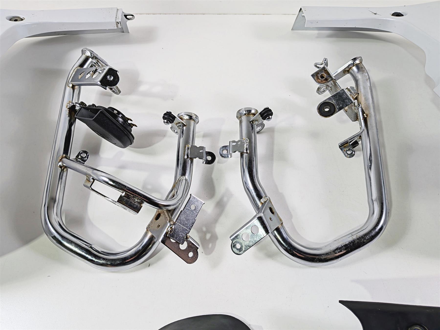 2006 Yamaha XVZ1300 Royal Star Left Right Front Lower Leg Fairings 4XY-2835J-01 {{ shop.shopifyCountryName }} - Mototech271