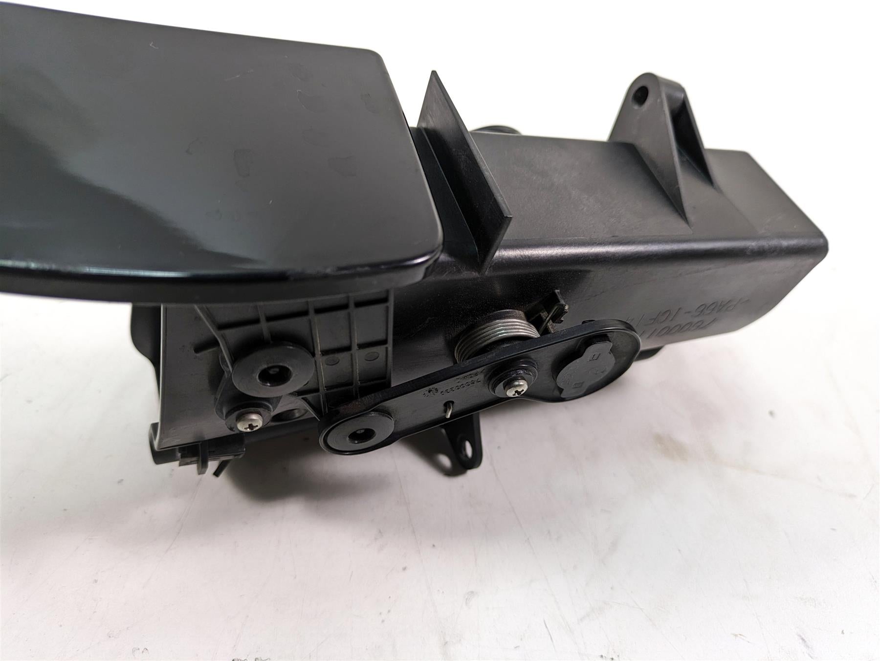2014 Harley Touring FLHTK Electra Glide Media Phone Compartment Box 76000117 {{ shop.shopifyCountryName }} - Mototech271