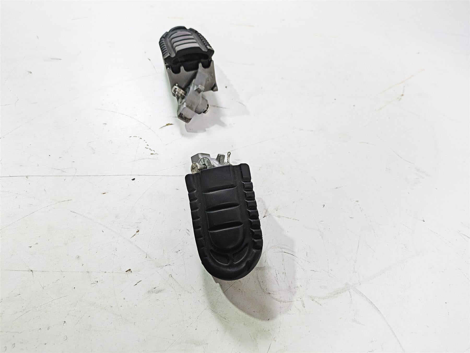 2017 BMW F800GS Adv K75 Front Footpeg Foot Peg Rest Set 77258533661 77258533662 {{ shop.shopifyCountryName }} - Mototech271