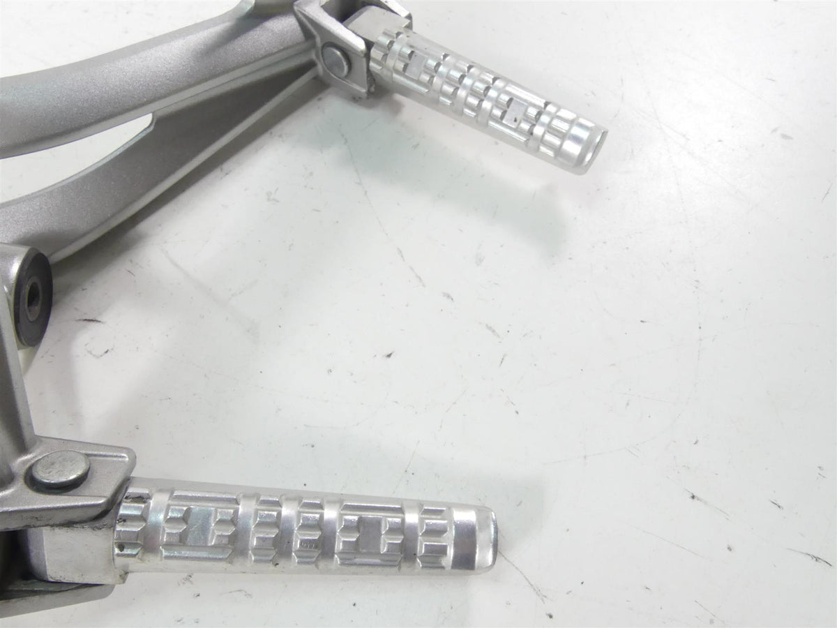 2008 Yamaha FZ1 Fazer Rear Passenger Footpeg Set 2D1-2741L-00-00 2D1-2742L-00-00 {{ shop.shopifyCountryName }} - Mototech271