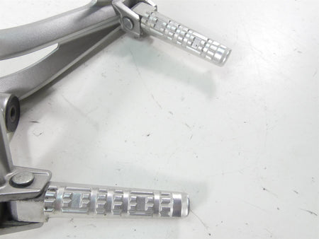 2008 Yamaha FZ1 Fazer Rear Passenger Footpeg Set 2D1-2741L-00-00 2D1-2742L-00-00 {{ shop.shopifyCountryName }} - Mototech271