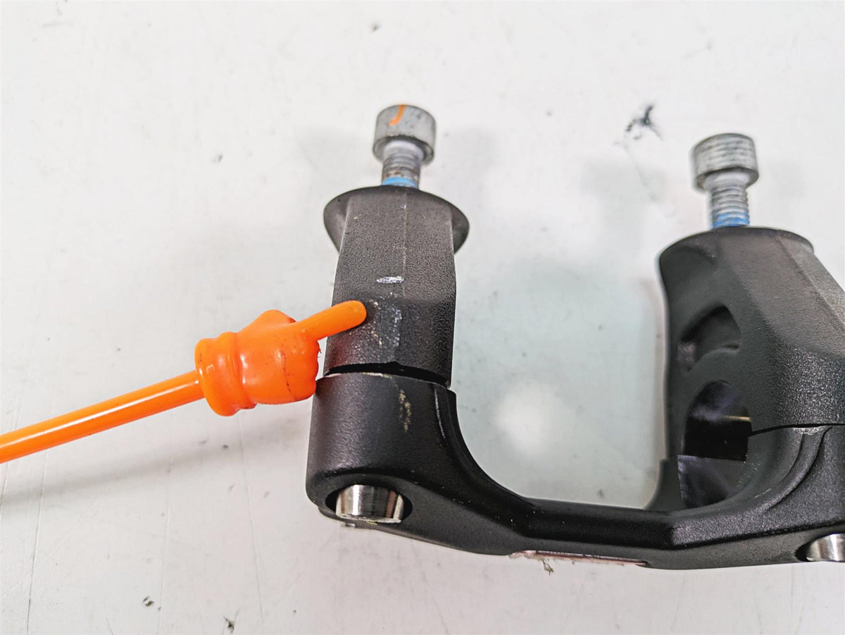 2020 Aprilia Tuono V4 Factory Handlebar Holder Riser Set 2B003986 2B003980 {{ shop.shopifyCountryName }} - Mototech271
