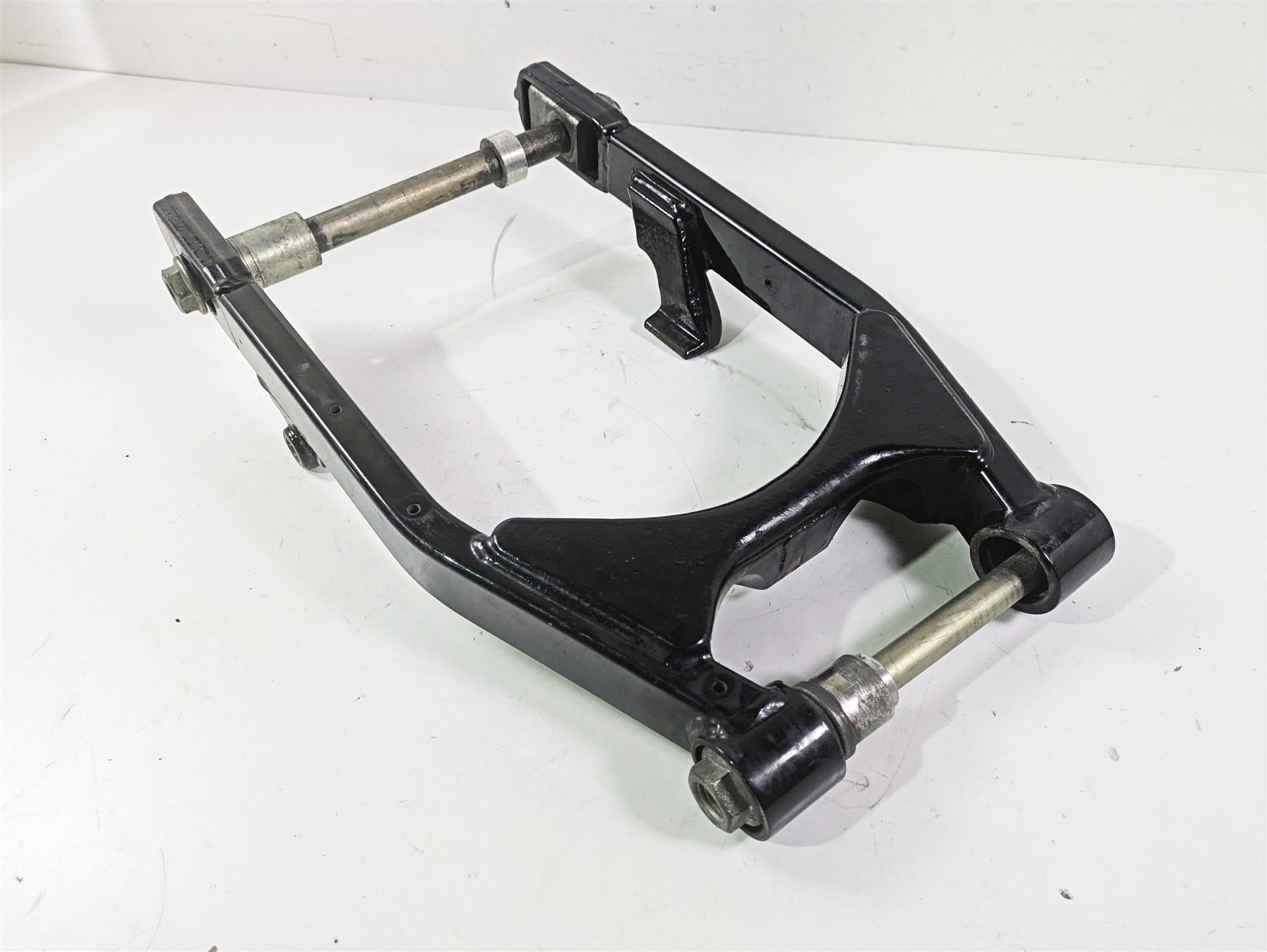 2010 Harley Dyna FXDB Street Bob Rear Swingarm & Axle 47820-10 {{ shop.shopifyCountryName }} - Mototech271