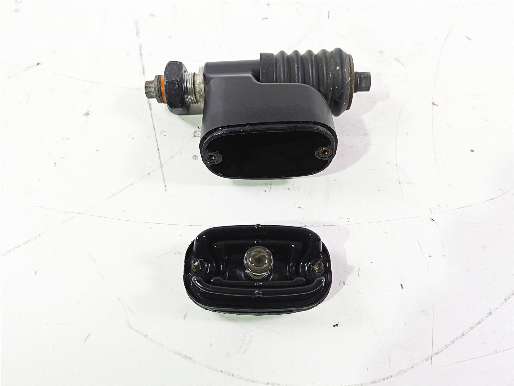 2007 Harley FXDWG Dyna Wide Glide Rear Brake Master Cylinder 42474-06C {{ shop.shopifyCountryName }} - Mototech271