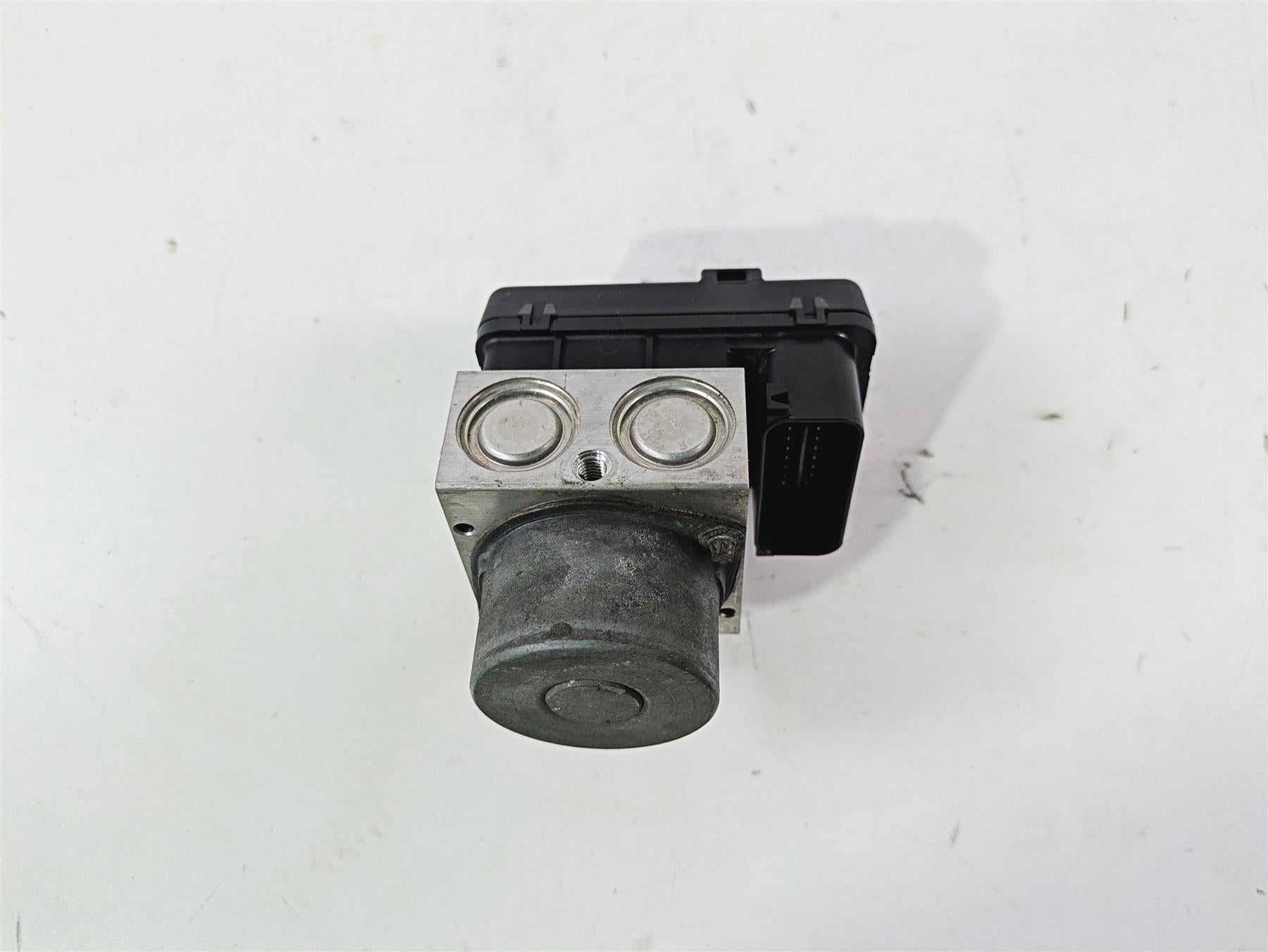 2015 Harley FXDF Dyna Fat Bob Abs Brake Pump Pressure Module 48340-12 {{ shop.shopifyCountryName }} - Mototech271