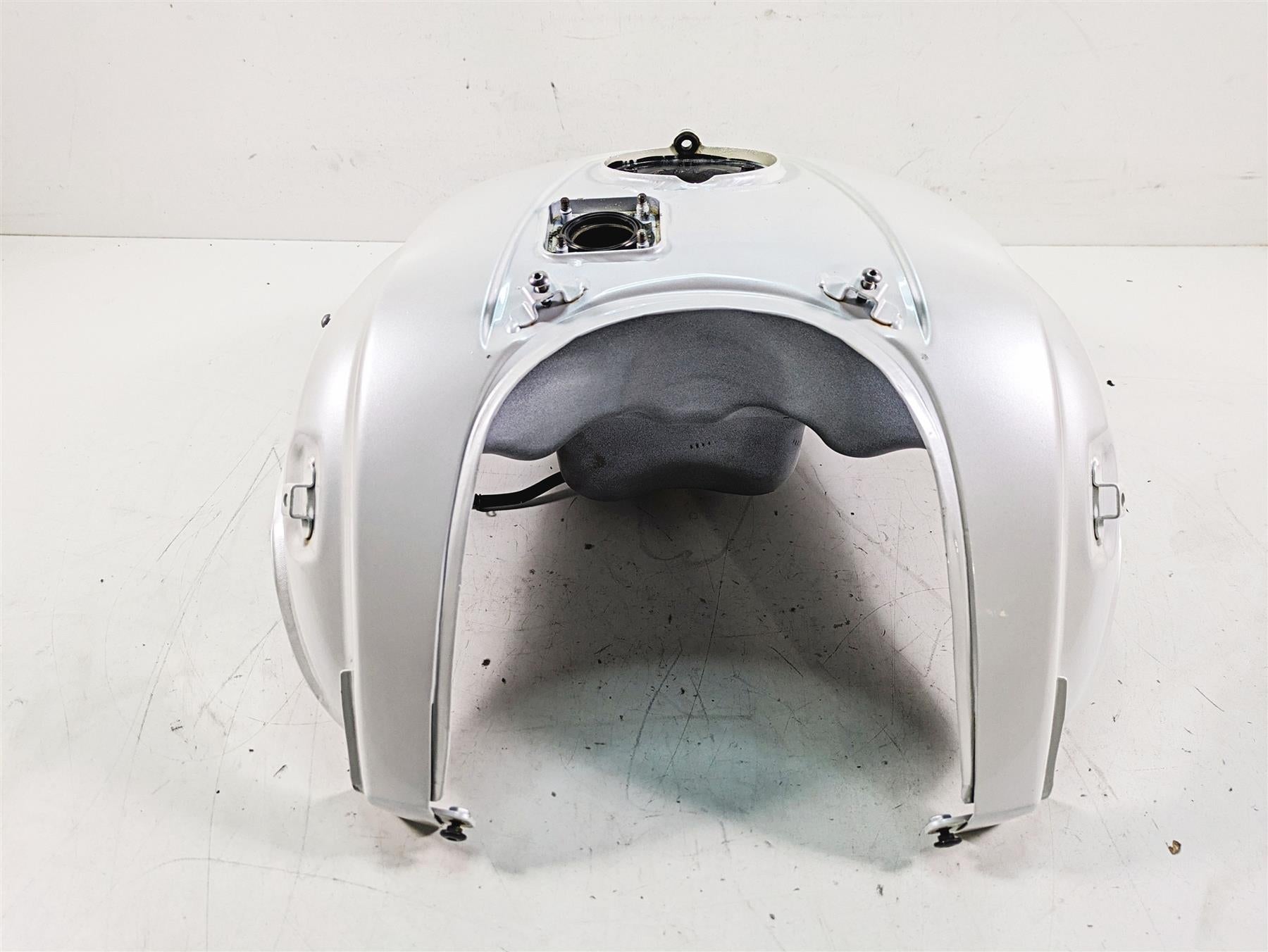 2014 Moto Guzzi California 1400 T Fuel Gas Petrol Tank - No Dent 2B000147 {{ shop.shopifyCountryName }} - Mototech271