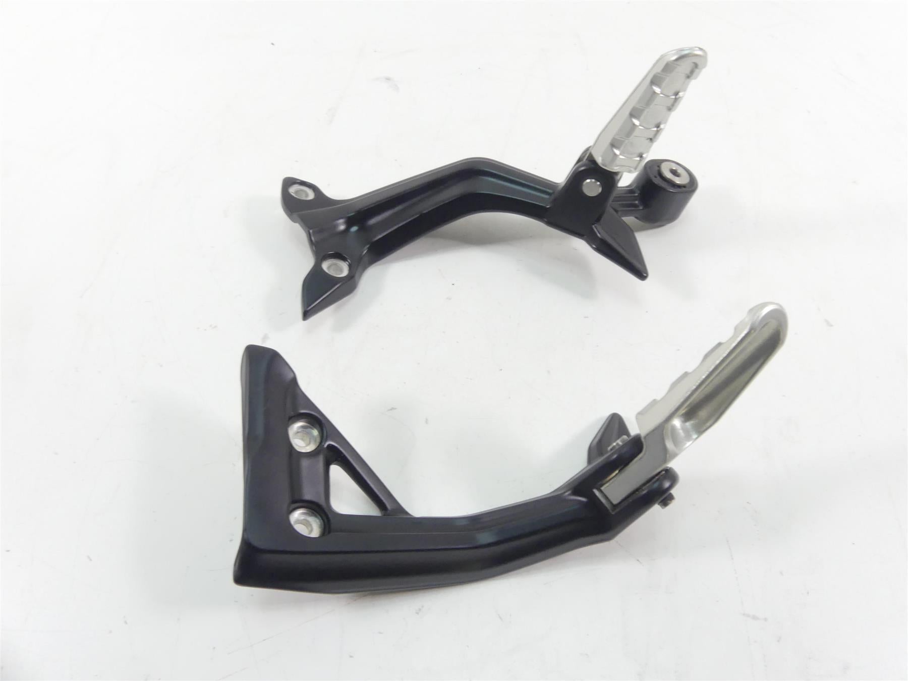 2022 Indian FTR1200 S Rear Passenger Footpeg Foot Peg Bracket Set 1024090 {{ shop.shopifyCountryName }} - Mototech271
