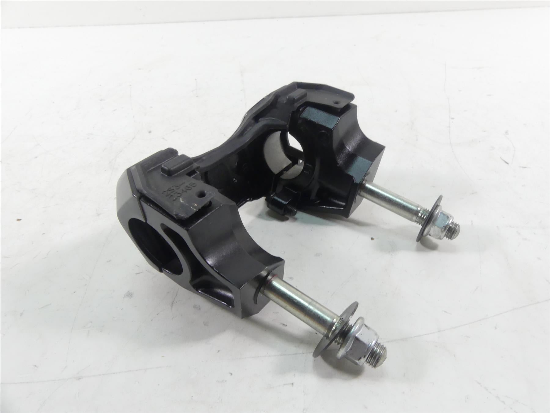 2013 Yamaha VMX17 V-Max 1700 Handlebar Handel Bar Riser Set 2S3-23441-00-00 {{ shop.shopifyCountryName }} - Mototech271