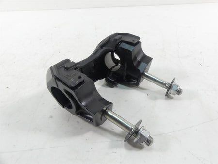 2013 Yamaha VMX17 V-Max 1700 Handlebar Handel Bar Riser Set 2S3-23441-00-00 {{ shop.shopifyCountryName }} - Mototech271