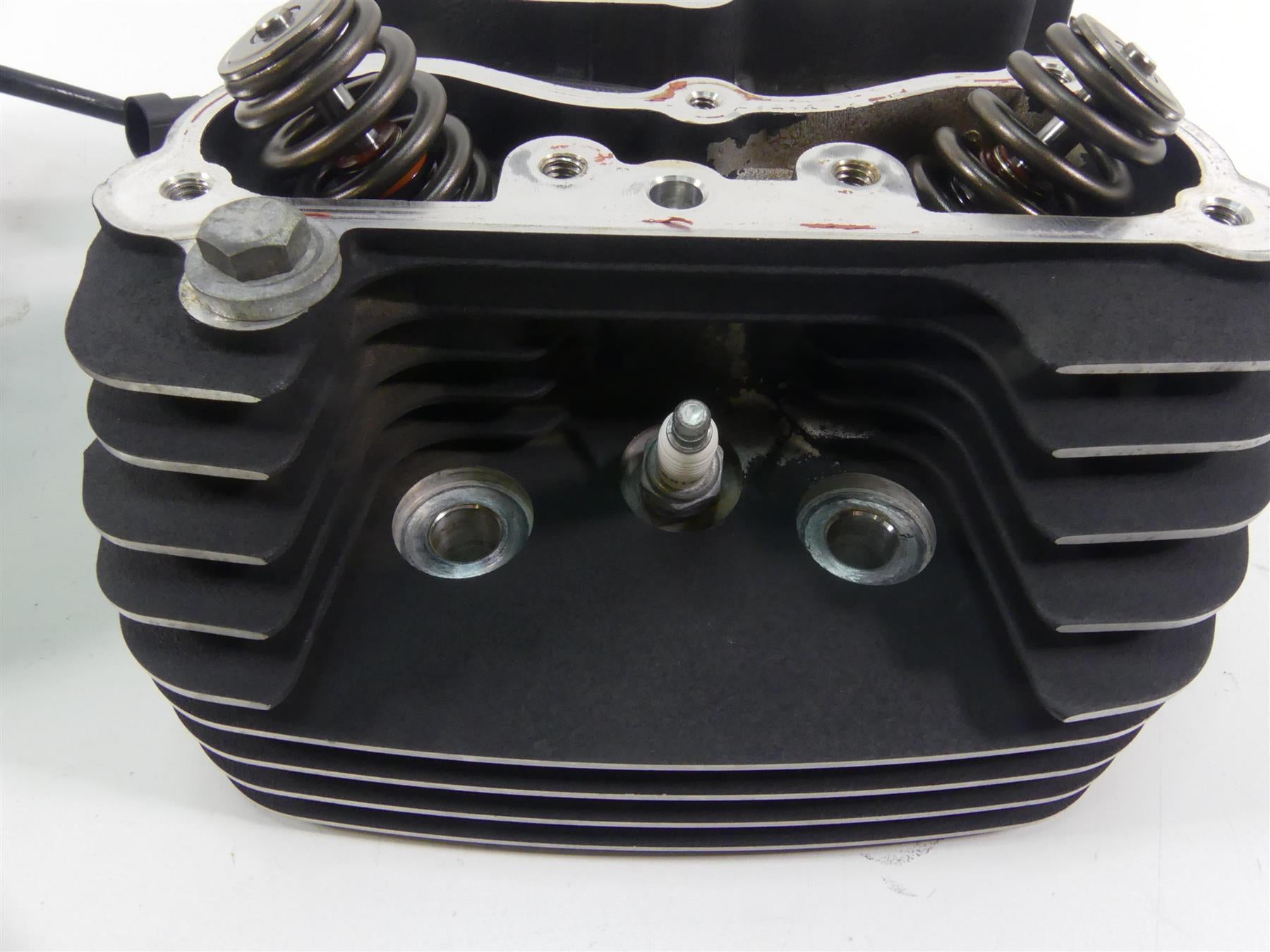 2013 Harley Touring FLHX Street Glide Cylinderhead Cylinder Head Set 17193-06A {{ shop.shopifyCountryName }} - Mototech271