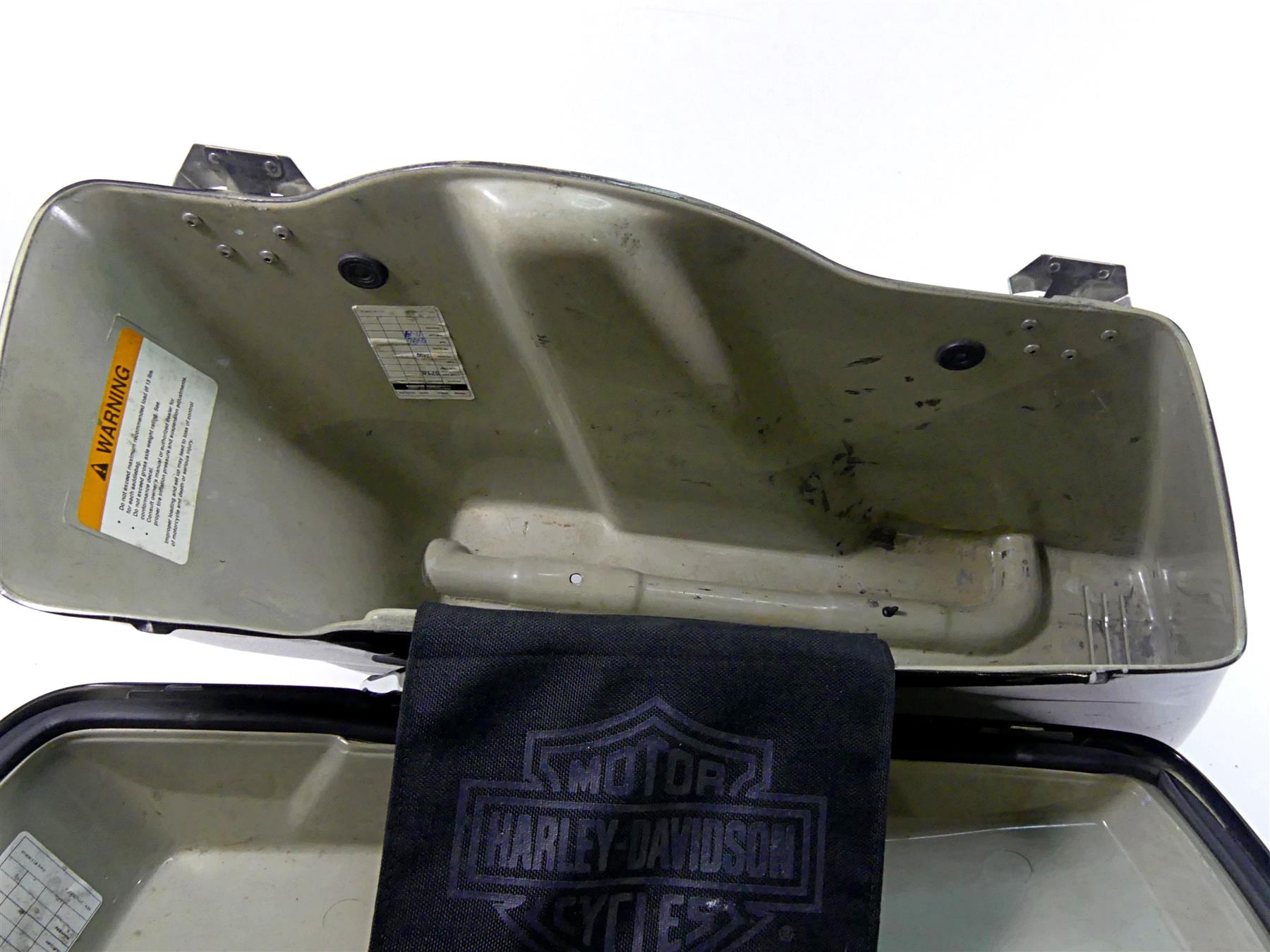 2003 Harley Touring FLHTCI E-Glide 100TH Saddlebag Saddle Bag Set 90753-93 {{ shop.shopifyCountryName }} - Mototech271