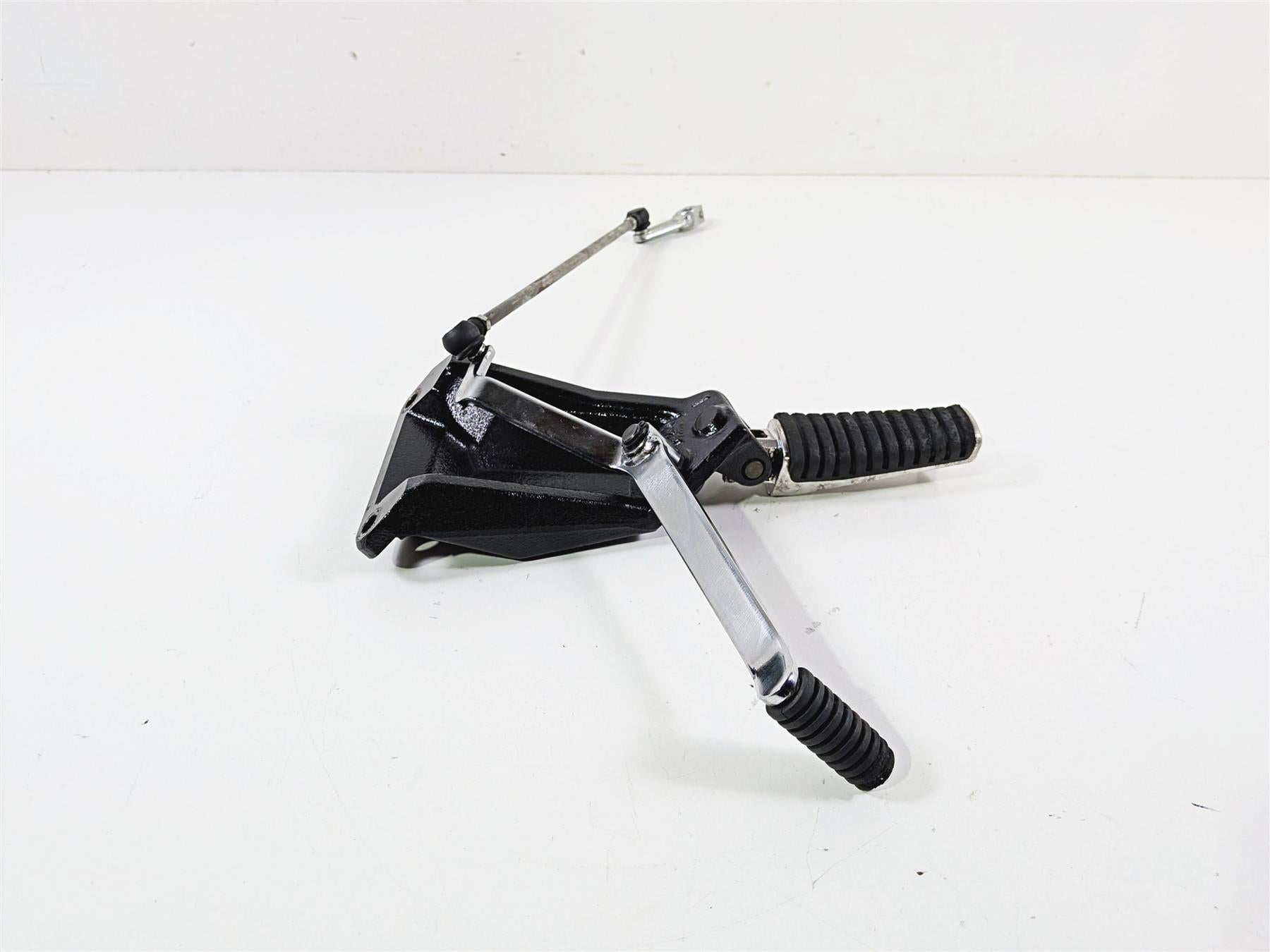 2014 Suzuki M109R VZR1800 Boulevard Left Front Footpeg & Shifter 43521-48G01 {{ shop.shopifyCountryName }} - Mototech271