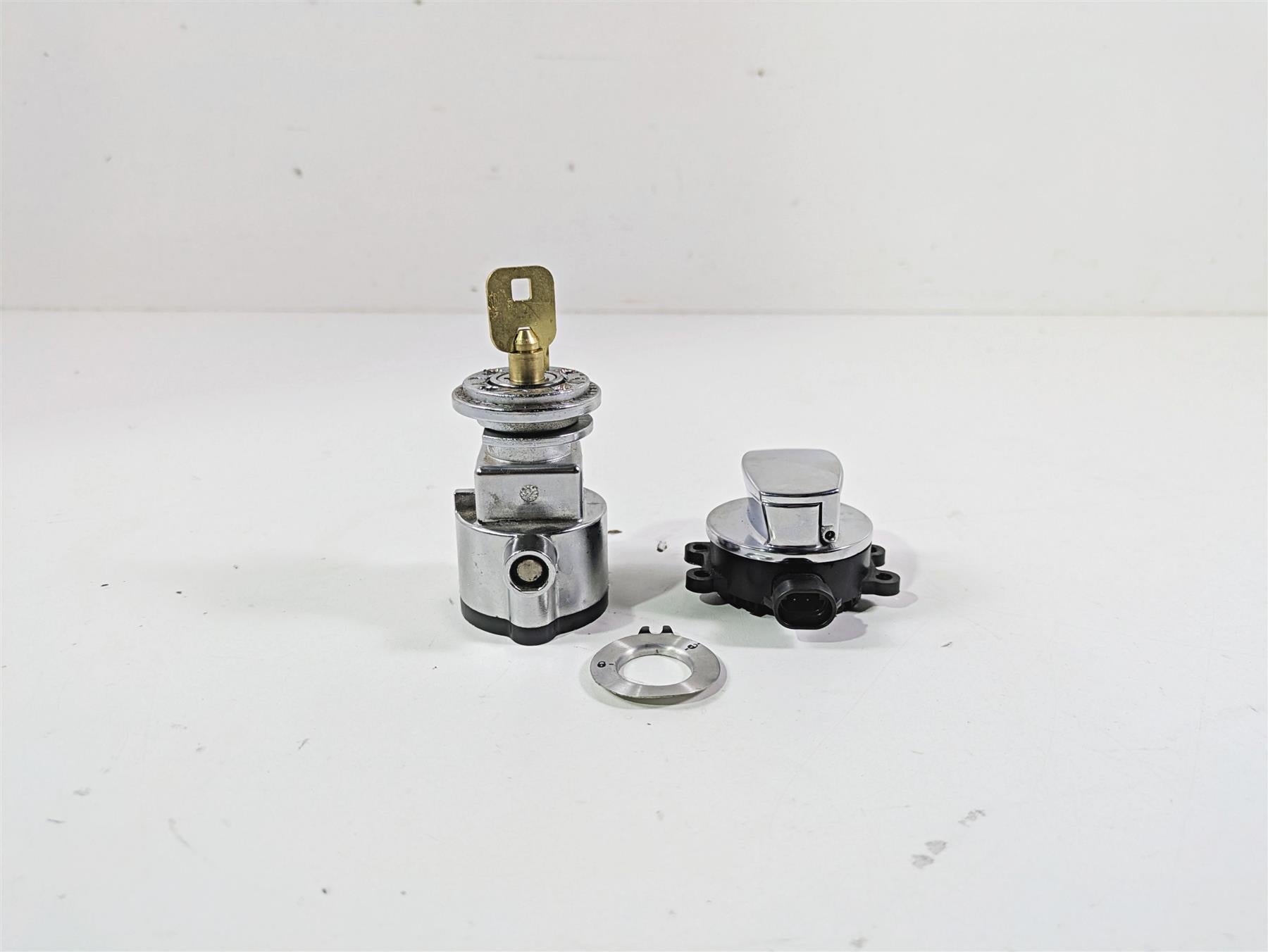 2016 Harley FXDF Dyna Fat Bob Ignition Switch Steering Lock Key Set 71430-12 {{ shop.shopifyCountryName }} - Mototech271
