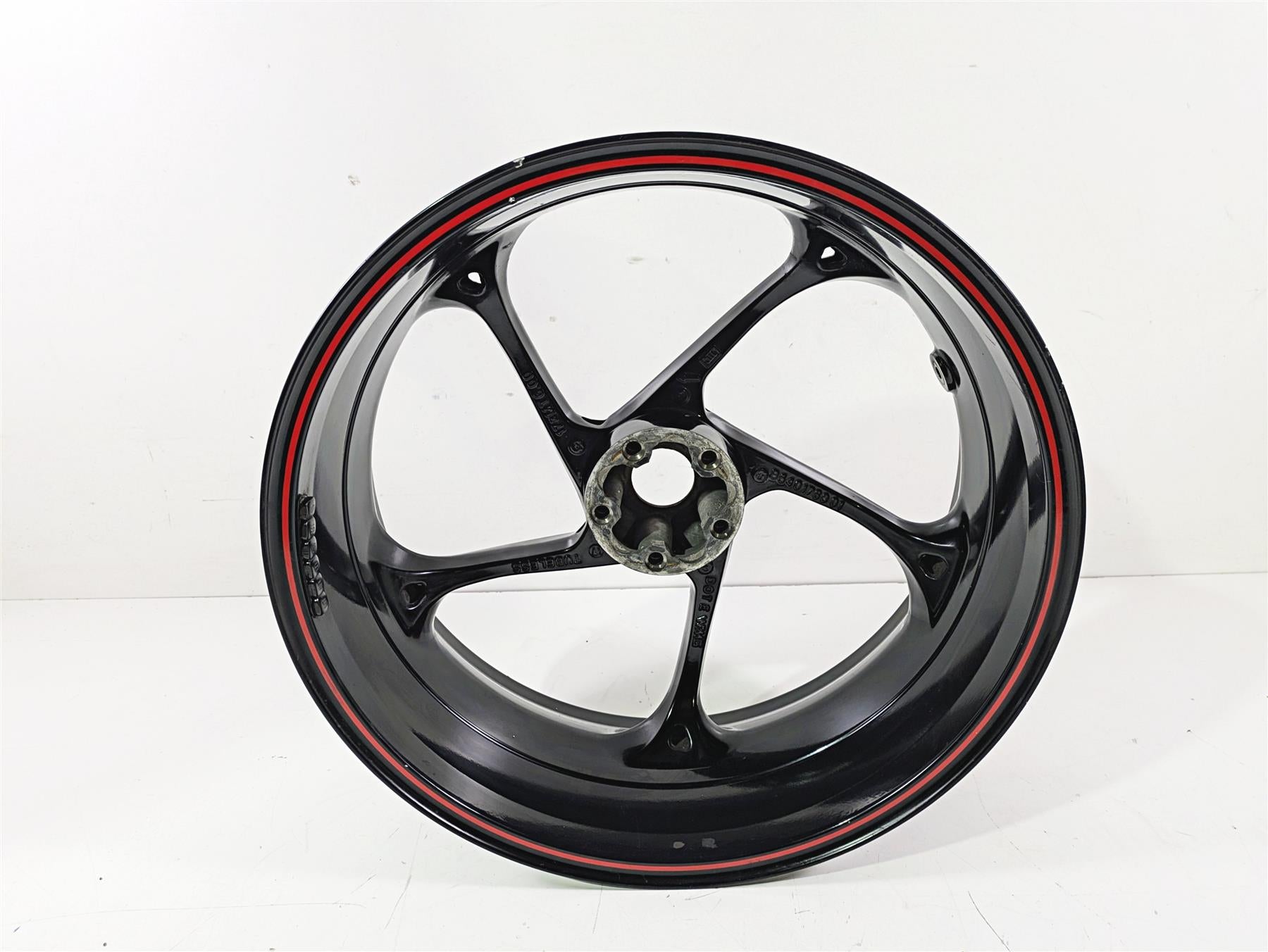 2019 Triumph Speed Triple RS 1050 Straight Rear Wheel Rim 17x6 T2010574 {{ shop.shopifyCountryName }} - Mototech271