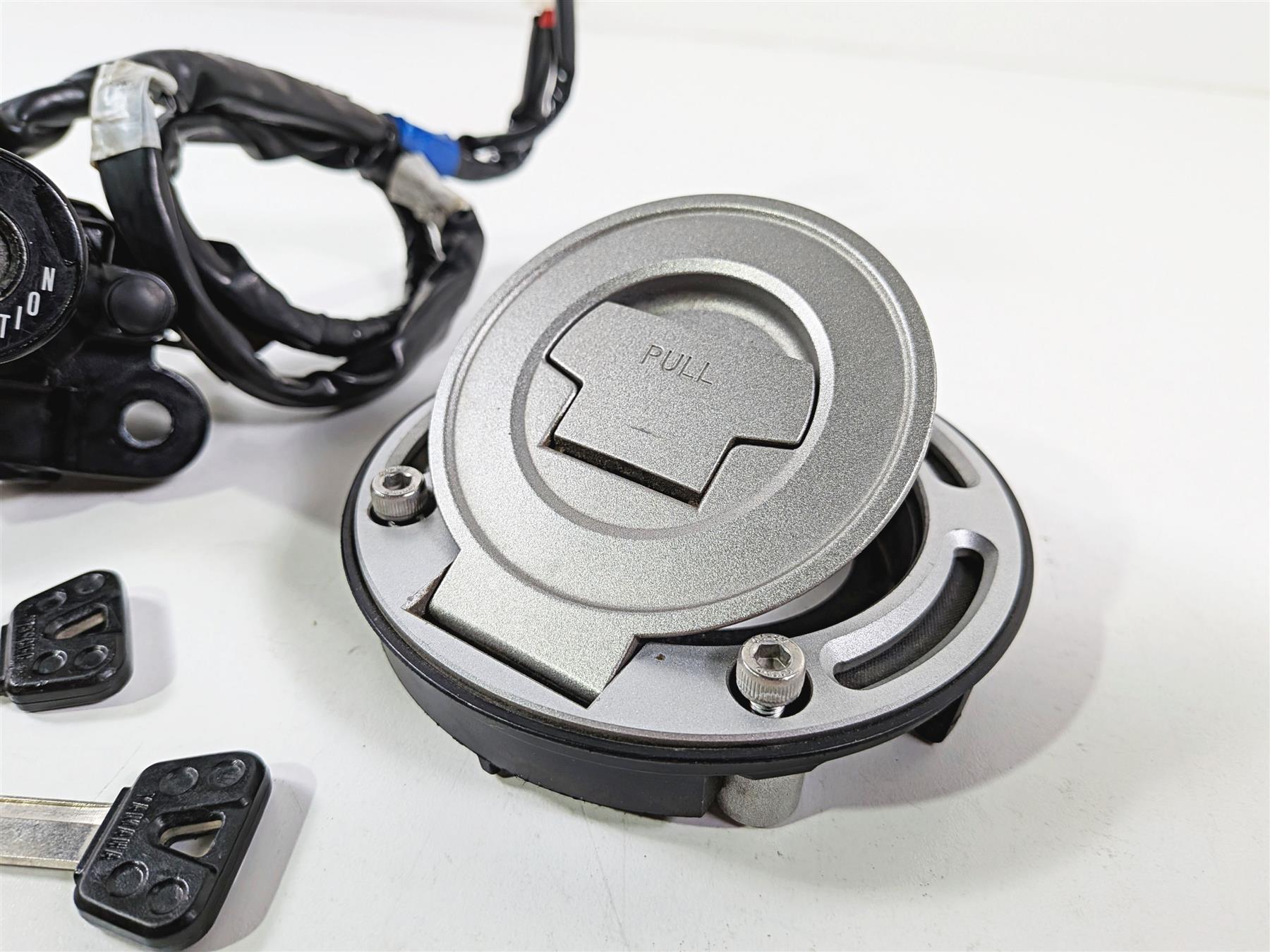2024 Yamaha YZF R1 RN65 Ignition Switch Key Lock Set B3L-82501-11-00 {{ shop.shopifyCountryName }} - Mototech271