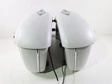 Load image into Gallery viewer, 2018 Indian Chieftain Limited Left Saddlebag Saddle Bag Set 5451493 5451494 | Mototech271
