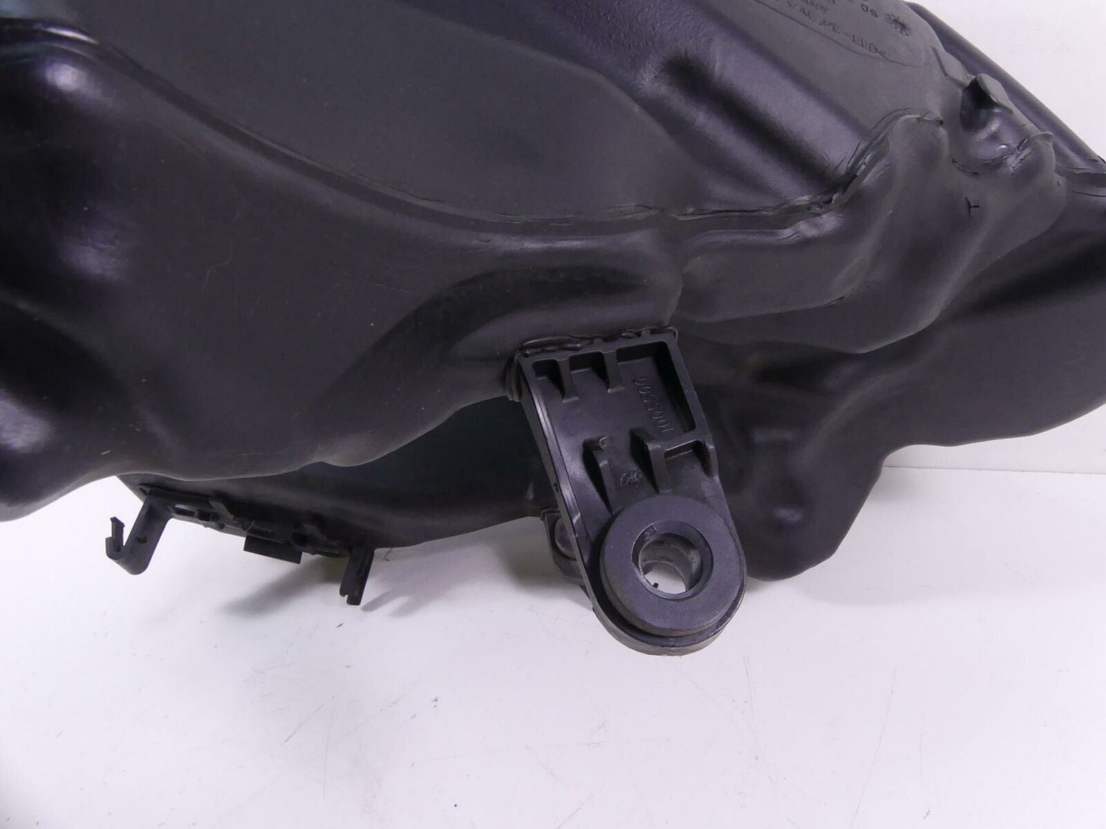 2011 BMW R1200GS R 1200 GS K25 Fuel Gas Petrol Tank Reservoir 16117702709 {{ shop.shopifyCountryName }} - Mototech271