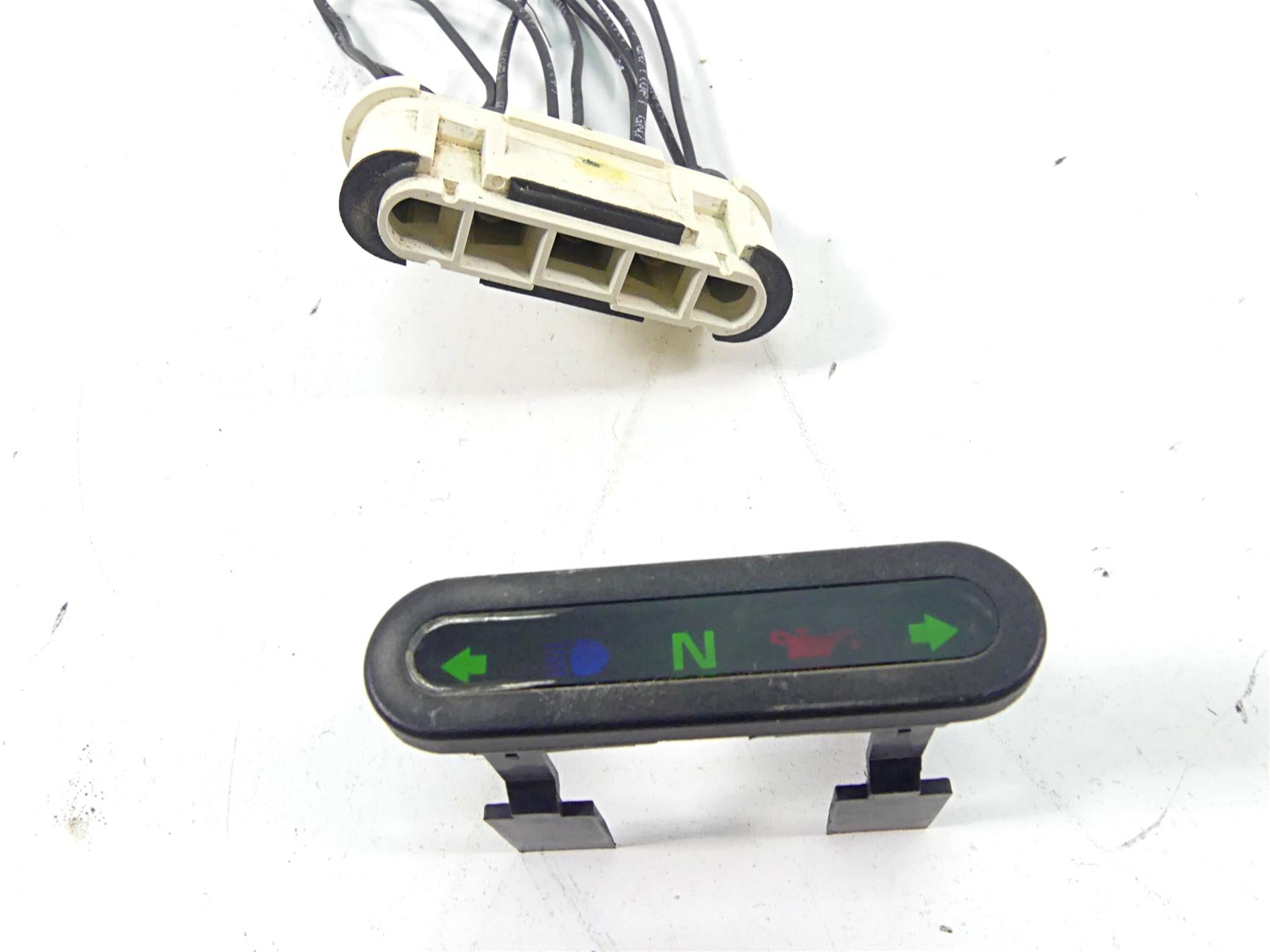 2004 Harley Touring FLHTCUI Electra Glide Instrument Indicator Lights 68789-96B {{ shop.shopifyCountryName }} - Mototech271