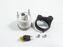 Load image into Gallery viewer, 2013 Harley Touring FLHX Street Glide Oil Pressure Gauge 75165-01A | Mototech271
