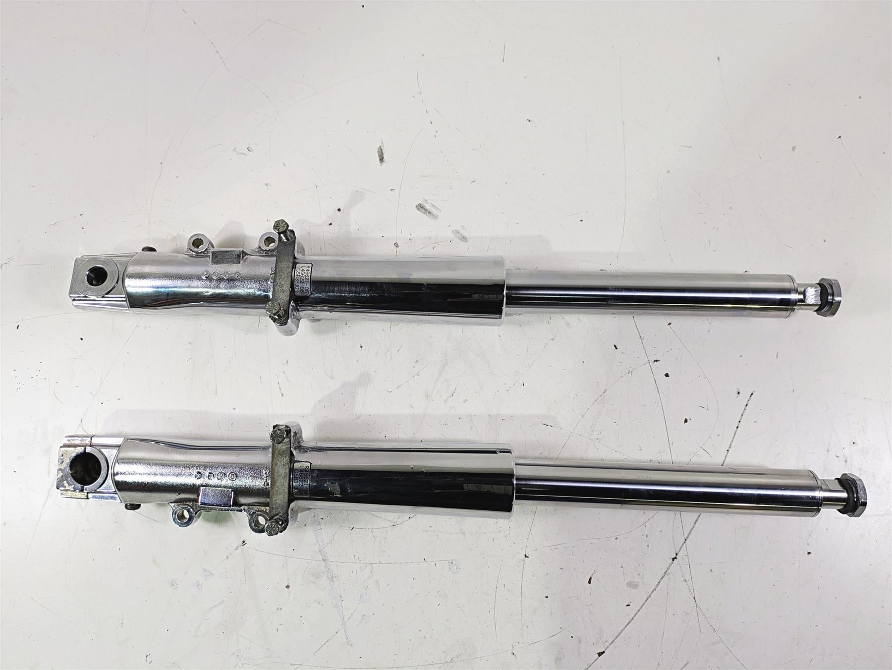 2007 Harley Touring FLHTCU SE CVO E-Glide Front Chrome Fork Leg Set 46621-06 {{ shop.shopifyCountryName }} - Mototech271