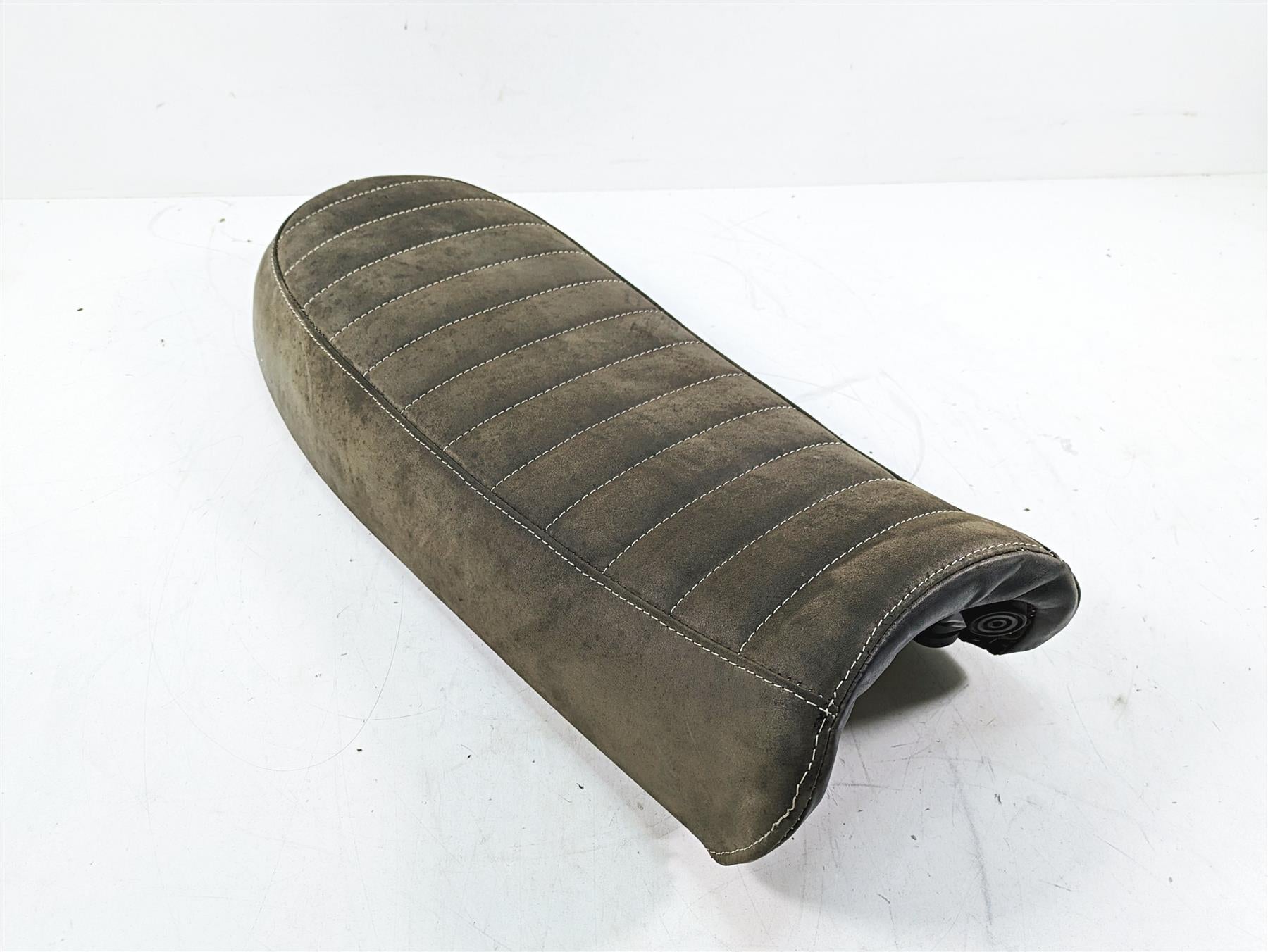 2013 Moto Guzzi V7 750 Stone Nice Recovered Brown Seat Saddle 978931 {{ shop.shopifyCountryName }} - Mototech271