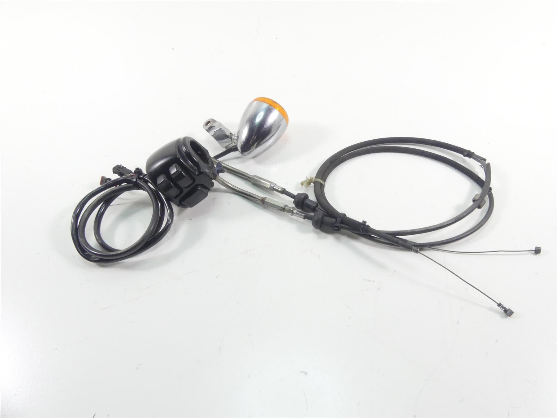 2014 Harley FXDF Dyna Fat Bob Right Control Switch + Blinker - Read 72944-12 {{ shop.shopifyCountryName }} - Mototech271