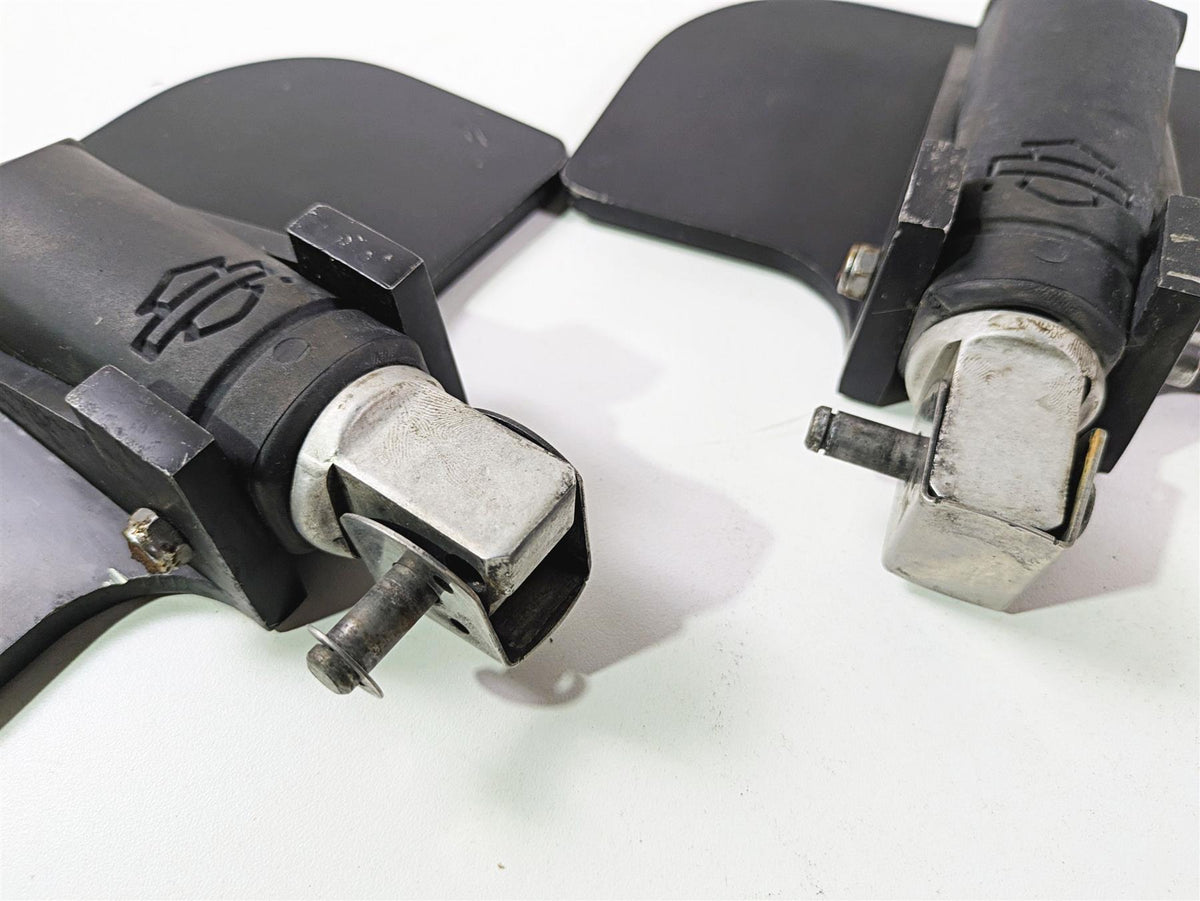 2018 Harley FLHCS Softail Heritage 115th Rear Passenger Floorboard Set 50500744 {{ shop.shopifyCountryName }} - Mototech271