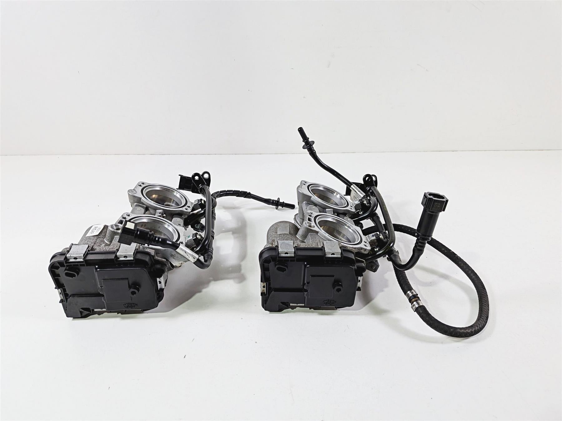 2014 Aprilia RSV4 RR Factory Throttle Body Fuel Injection Set 857303 857304 {{ shop.shopifyCountryName }} - Mototech271