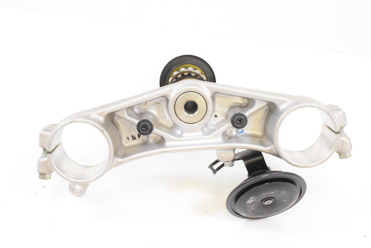 2015 Suzuki GSXR1300R Hayabusa Lower Triple Tree Steering Clamp 51410-24F50 {{ shop.shopifyCountryName }} - Mototech271