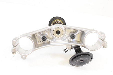 2015 Suzuki GSXR1300R Hayabusa Lower Triple Tree Steering Clamp 51410-24F50 {{ shop.shopifyCountryName }} - Mototech271